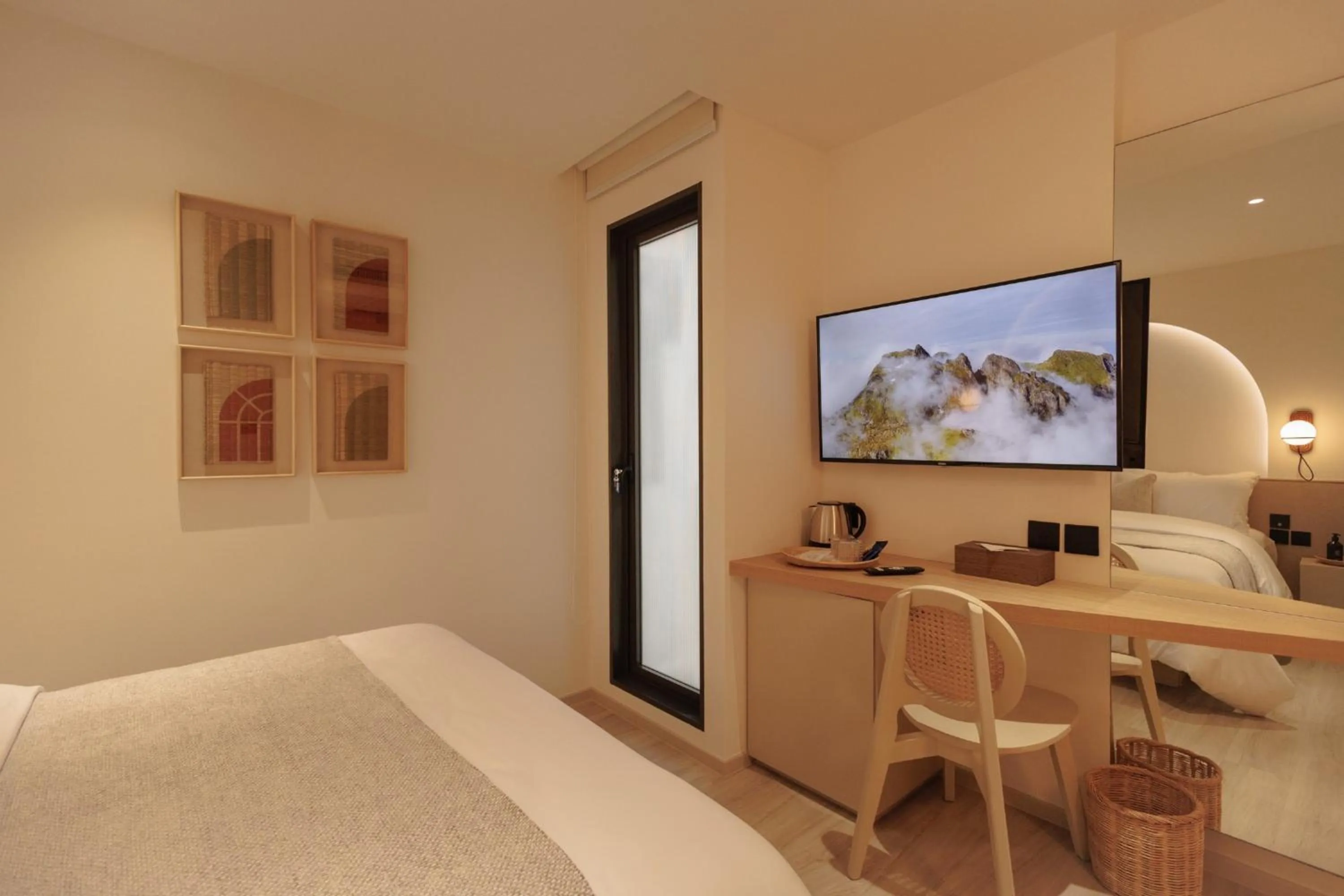 TV and multimedia, Bed in CORRIDOR 2407