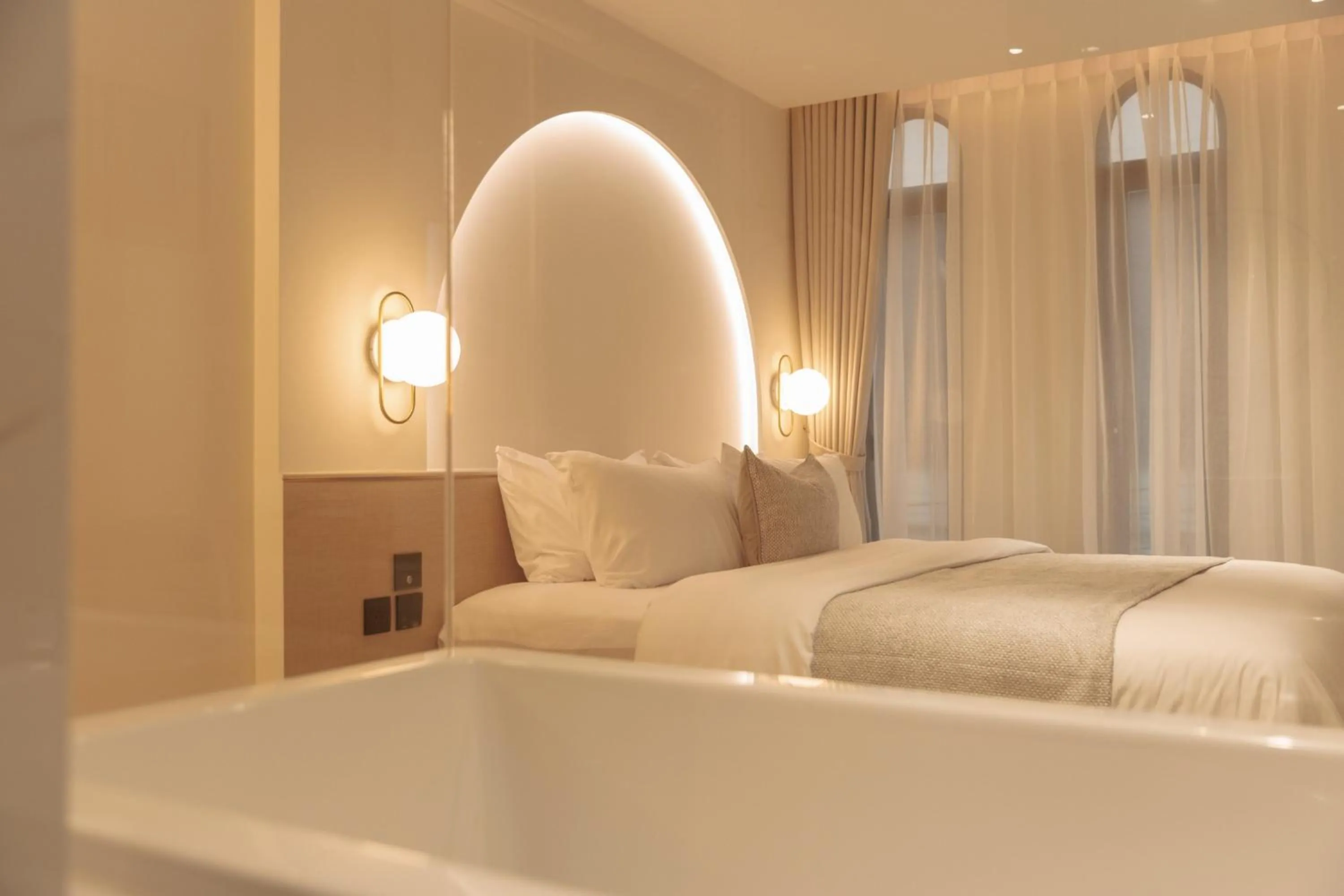 Bed in CORRIDOR 2407