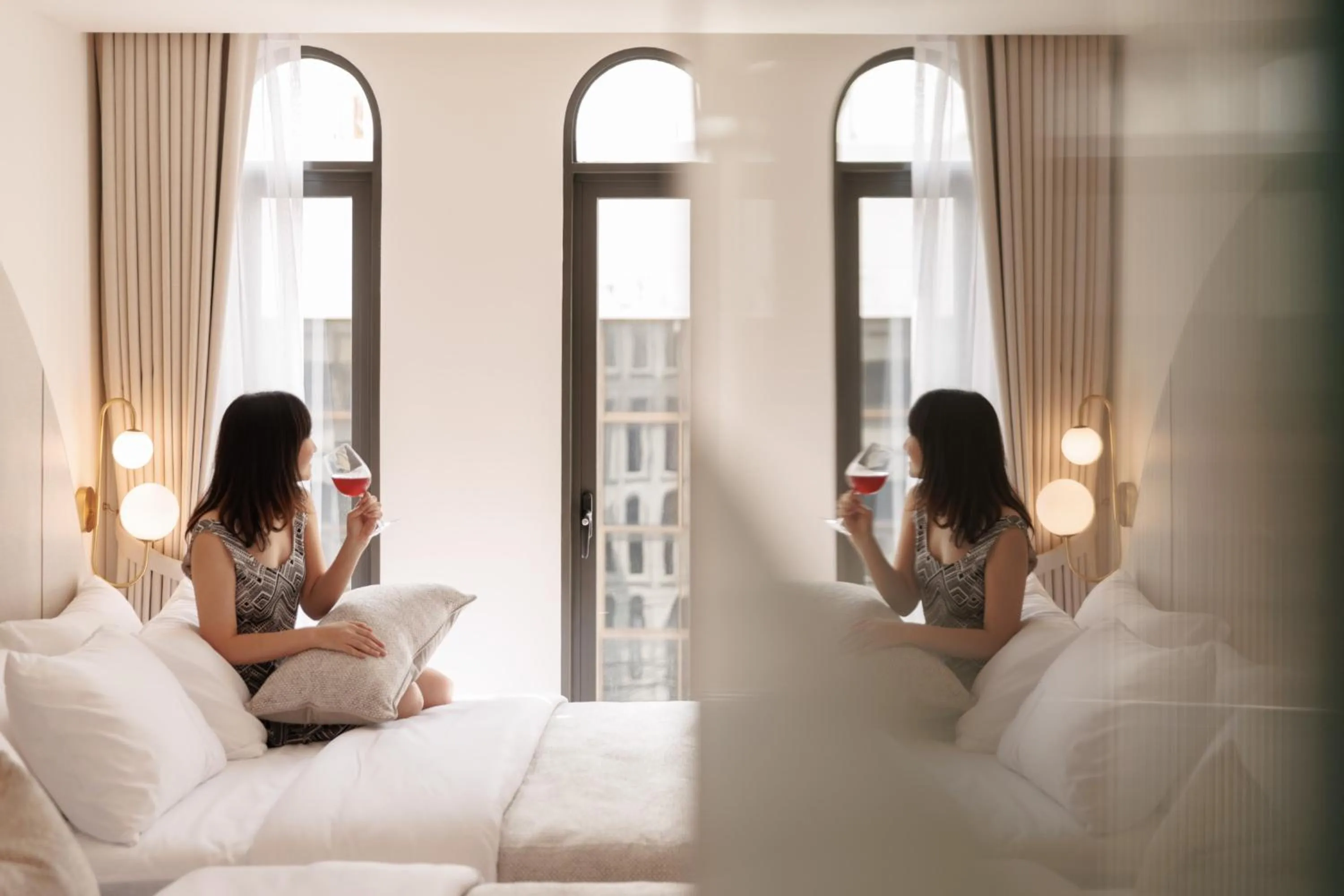 Bed in CORRIDOR 2407