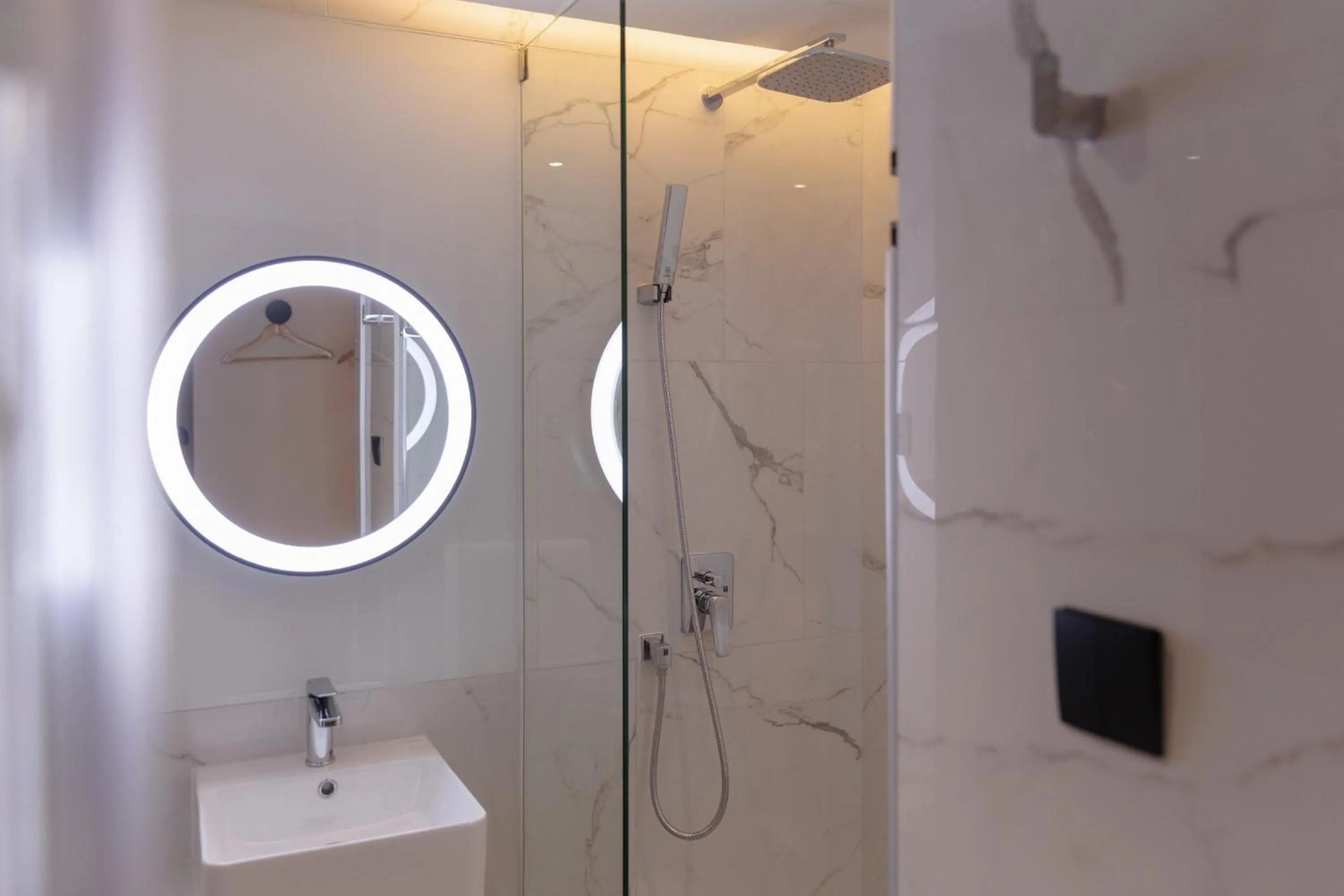 Shower in CORRIDOR 2407