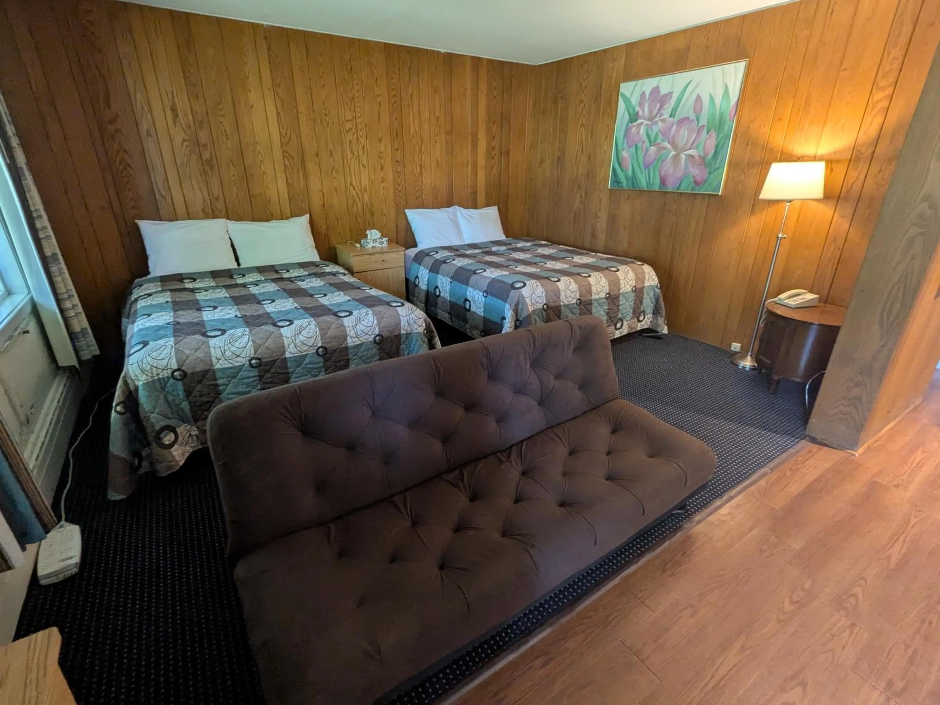 Bed in Mariner motor hotel