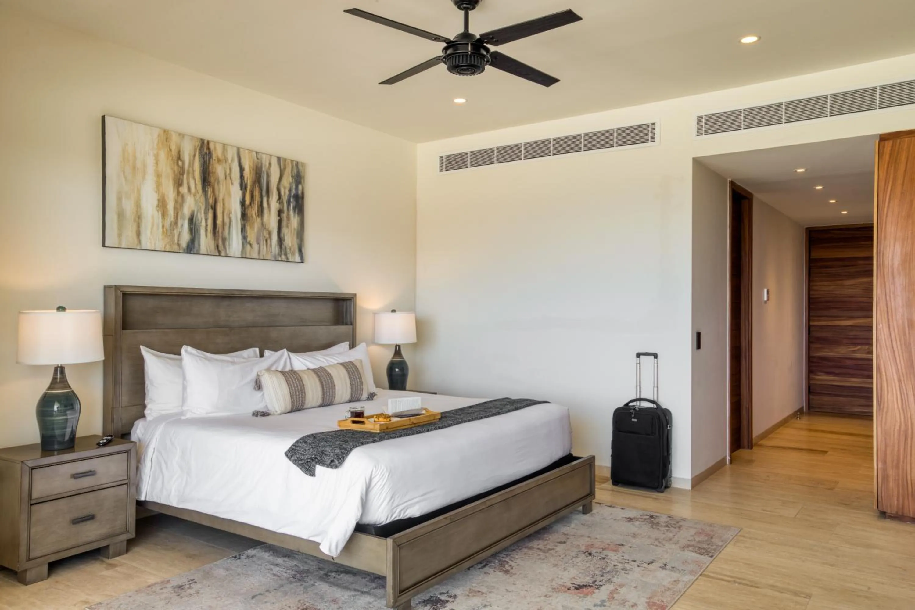 Photo of the whole room, Bed in Marella Cabo