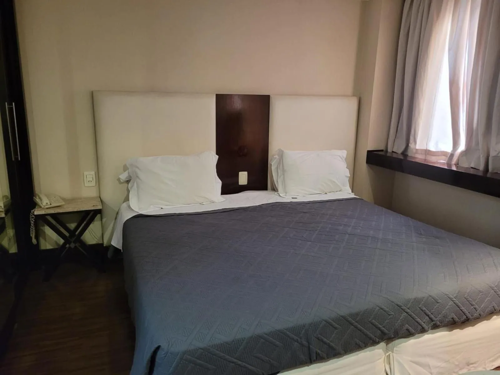 Bed in Elegant Flat Internacional Plaza-Garagem e Piscina