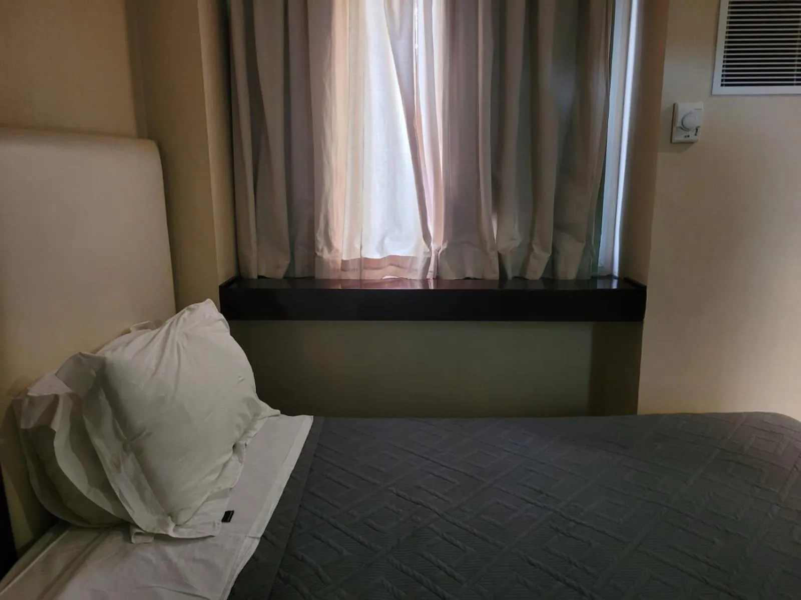 Bed in Elegant Flat Internacional Plaza-Garagem e Piscina