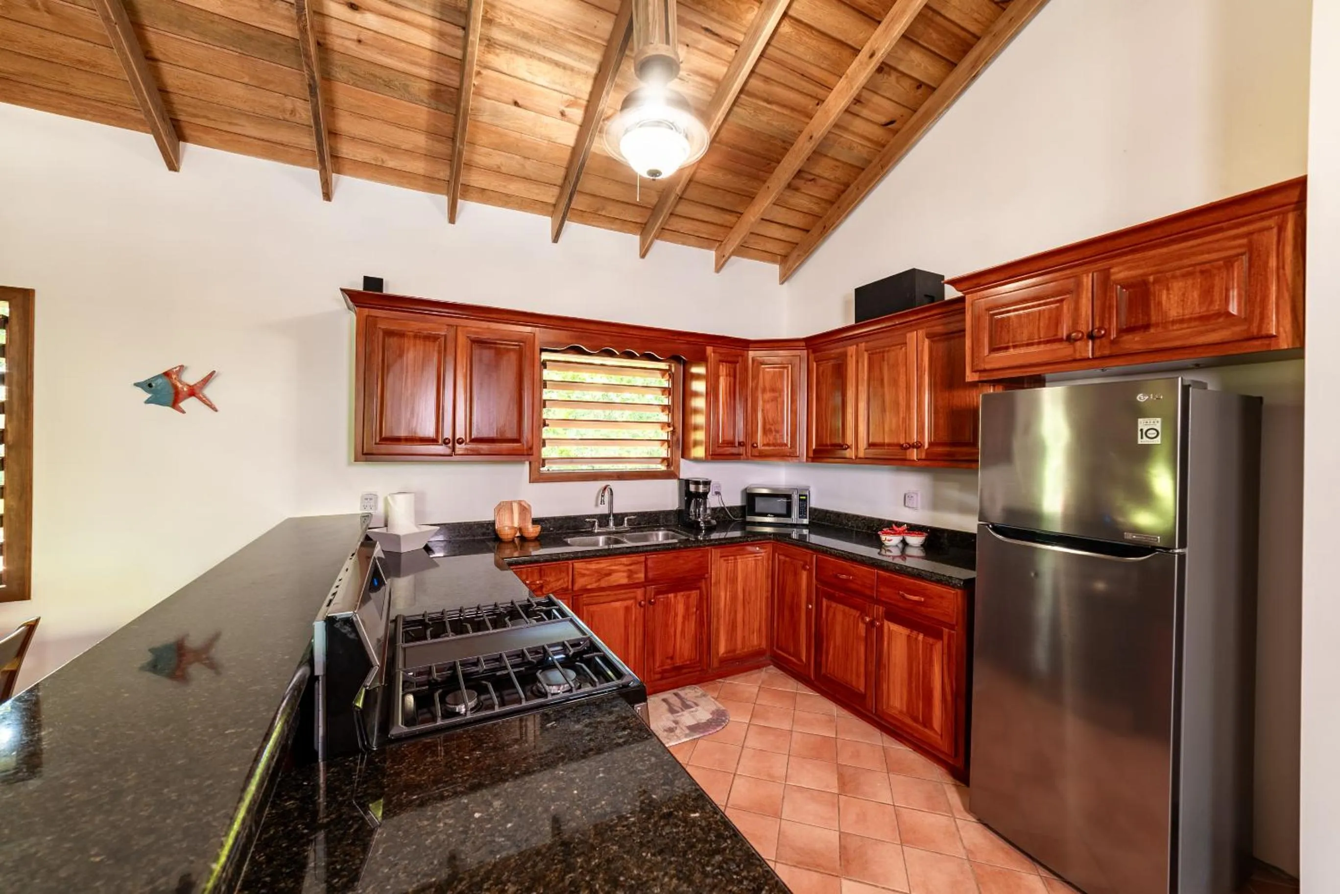 kitchen in Cocolobo Resort
