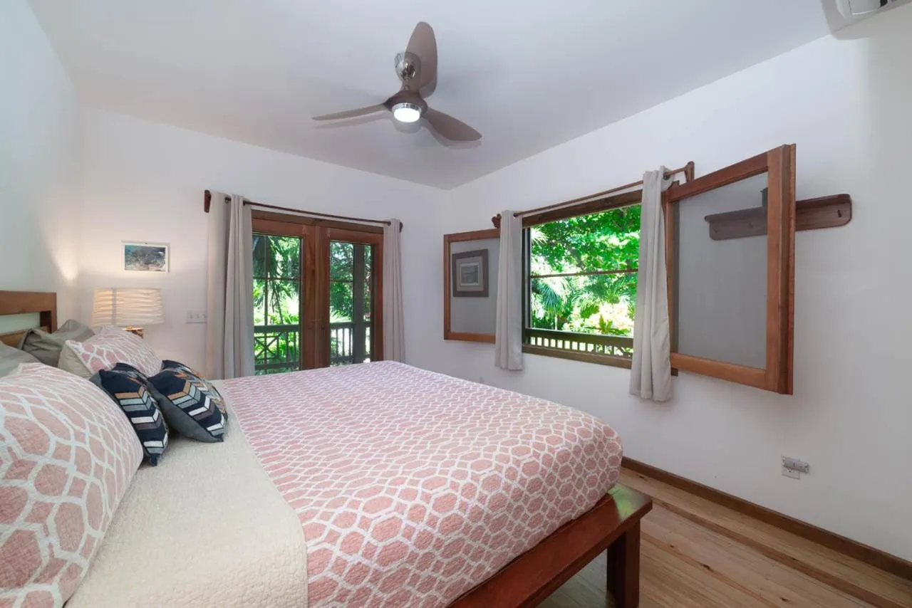 View (from property/room), Bed in Cocolobo Resort