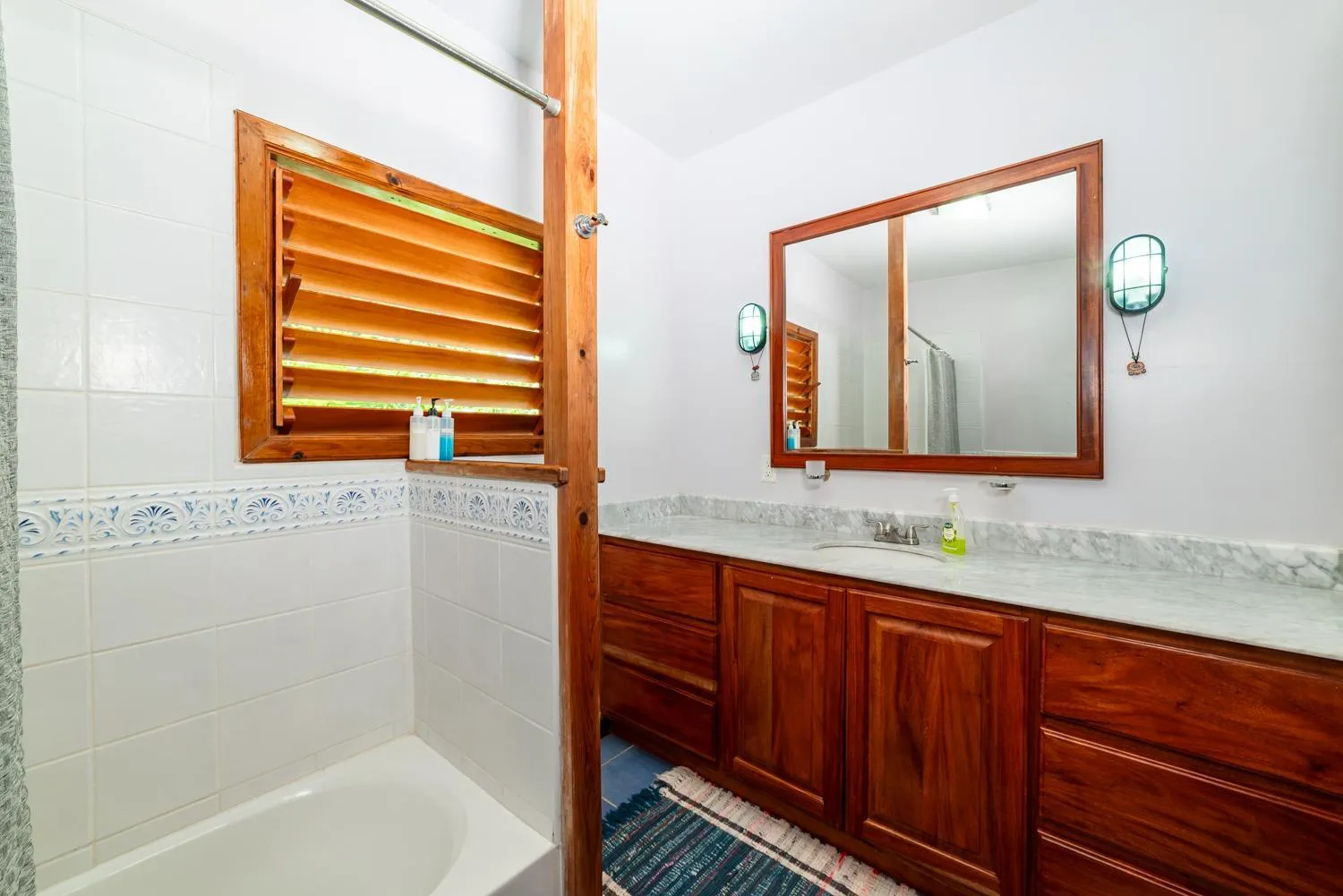 Bathroom in Cocolobo Resort