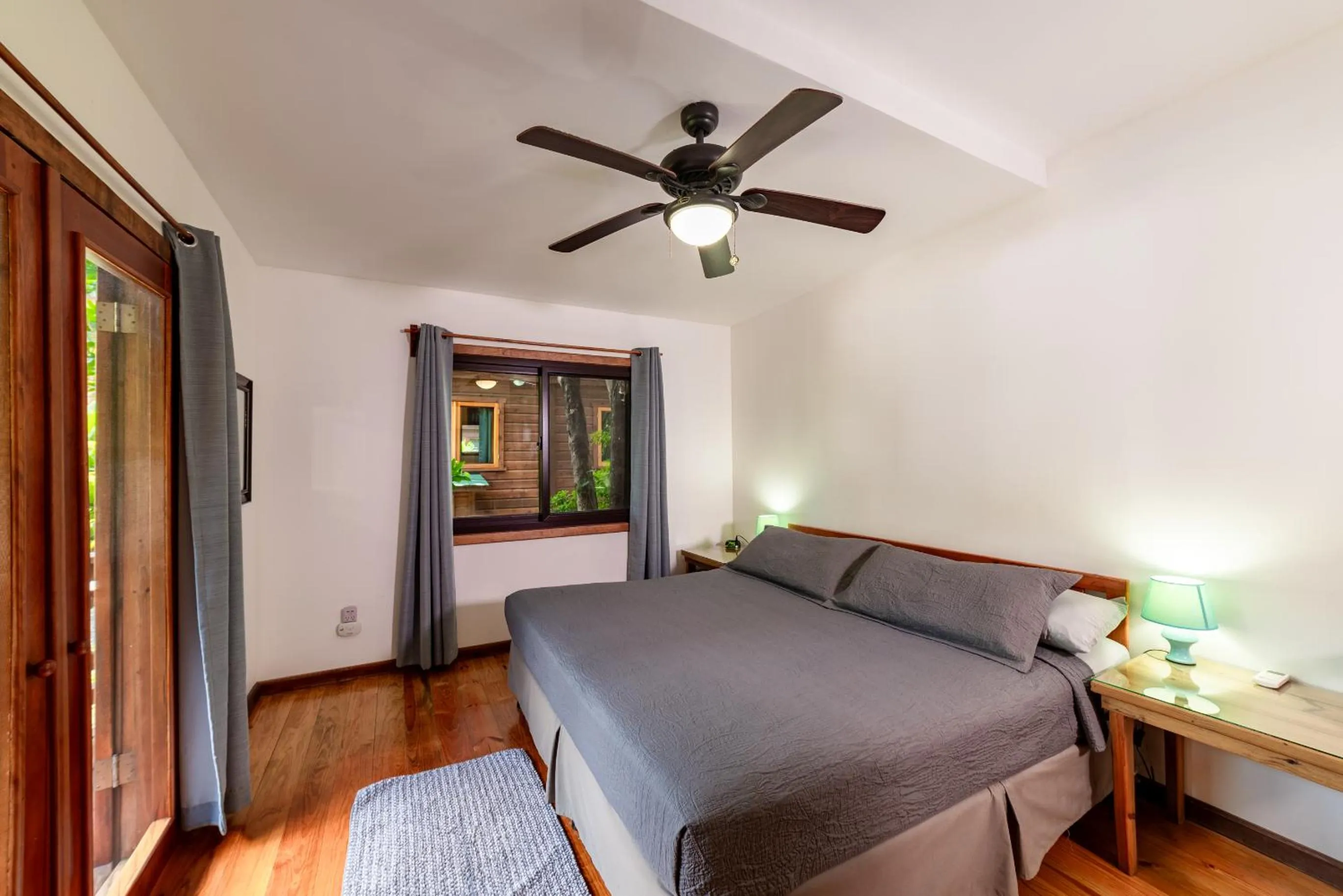 Bedroom, Bed in Cocolobo Resort