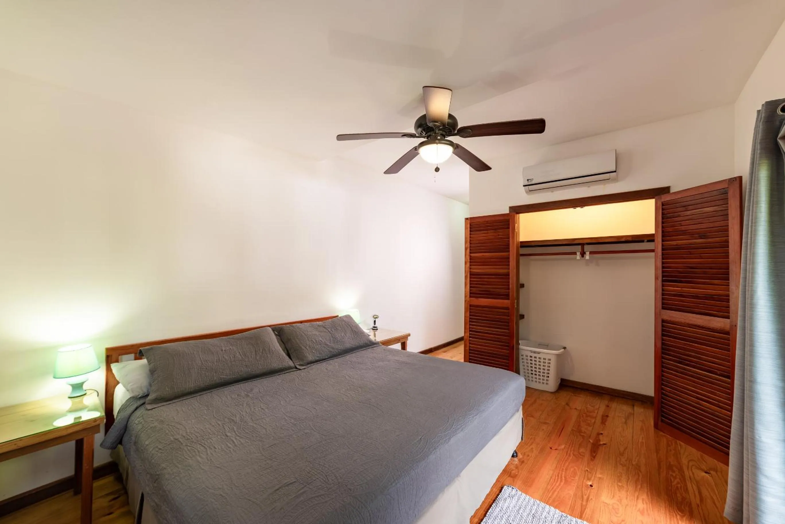 Bedroom, Bed in Cocolobo Resort