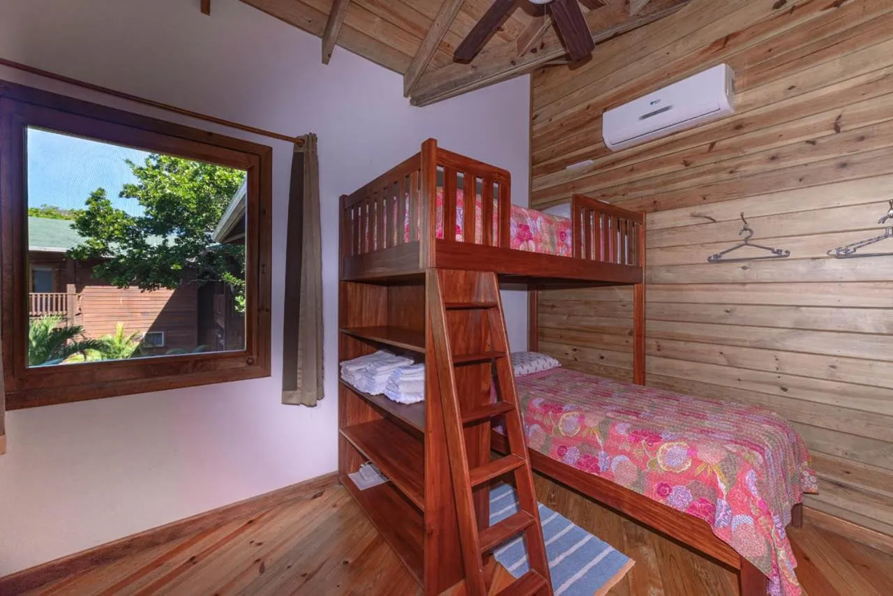 Bedroom, Bed in Cocolobo Resort