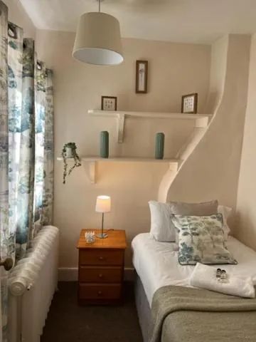 Bed in Orchardleigh Estate