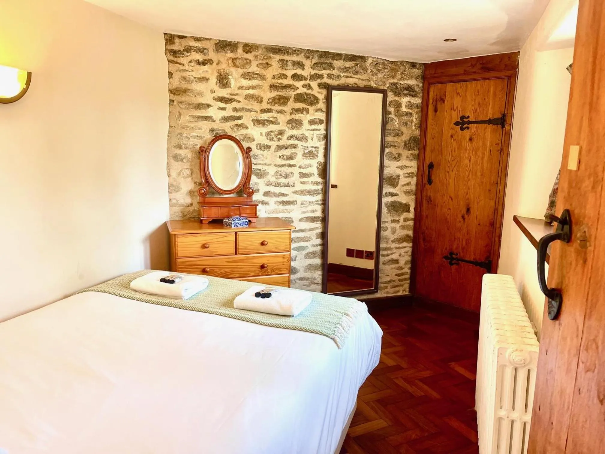 Bed in Orchardleigh Estate