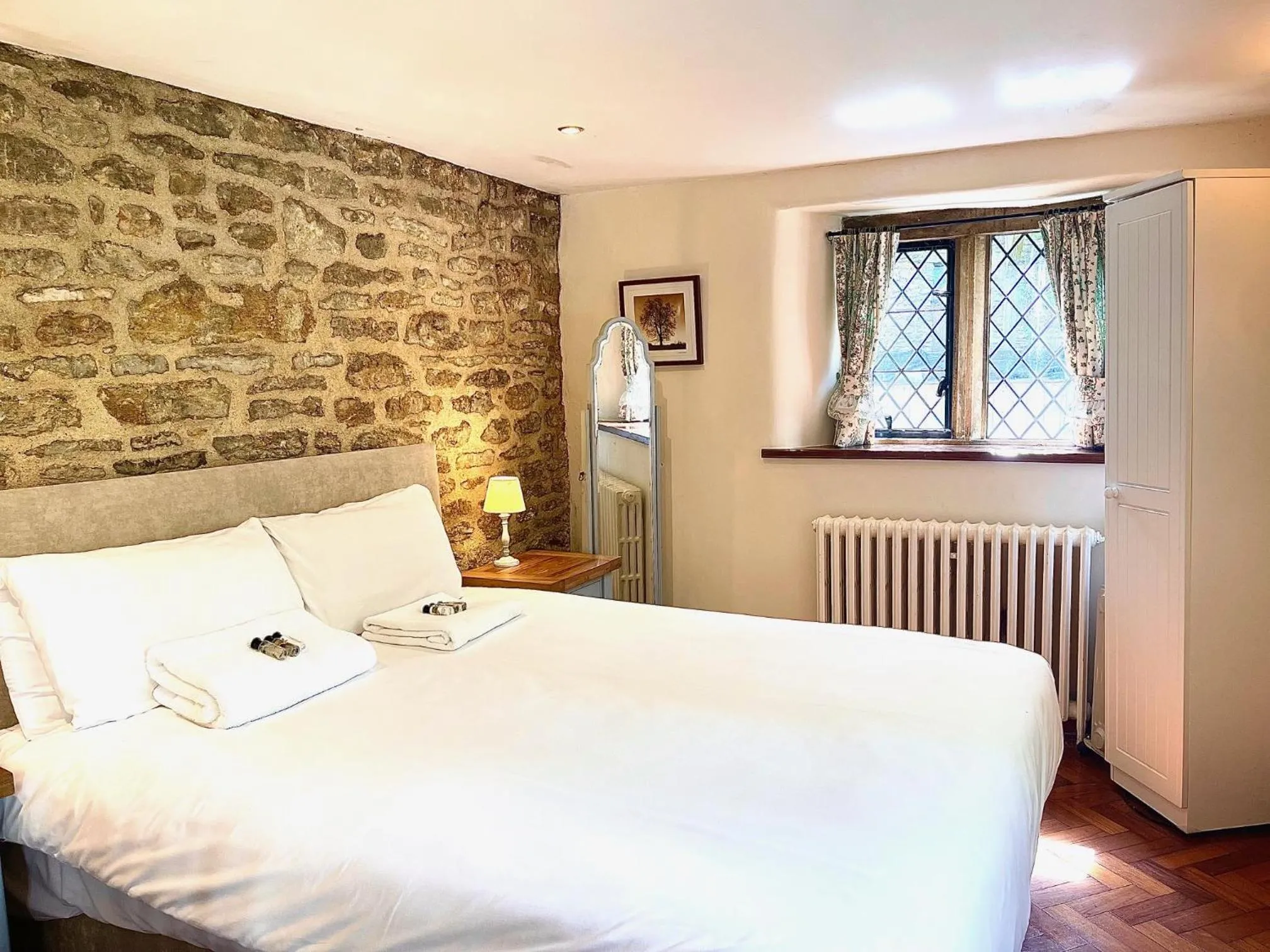 Bed in Orchardleigh Estate