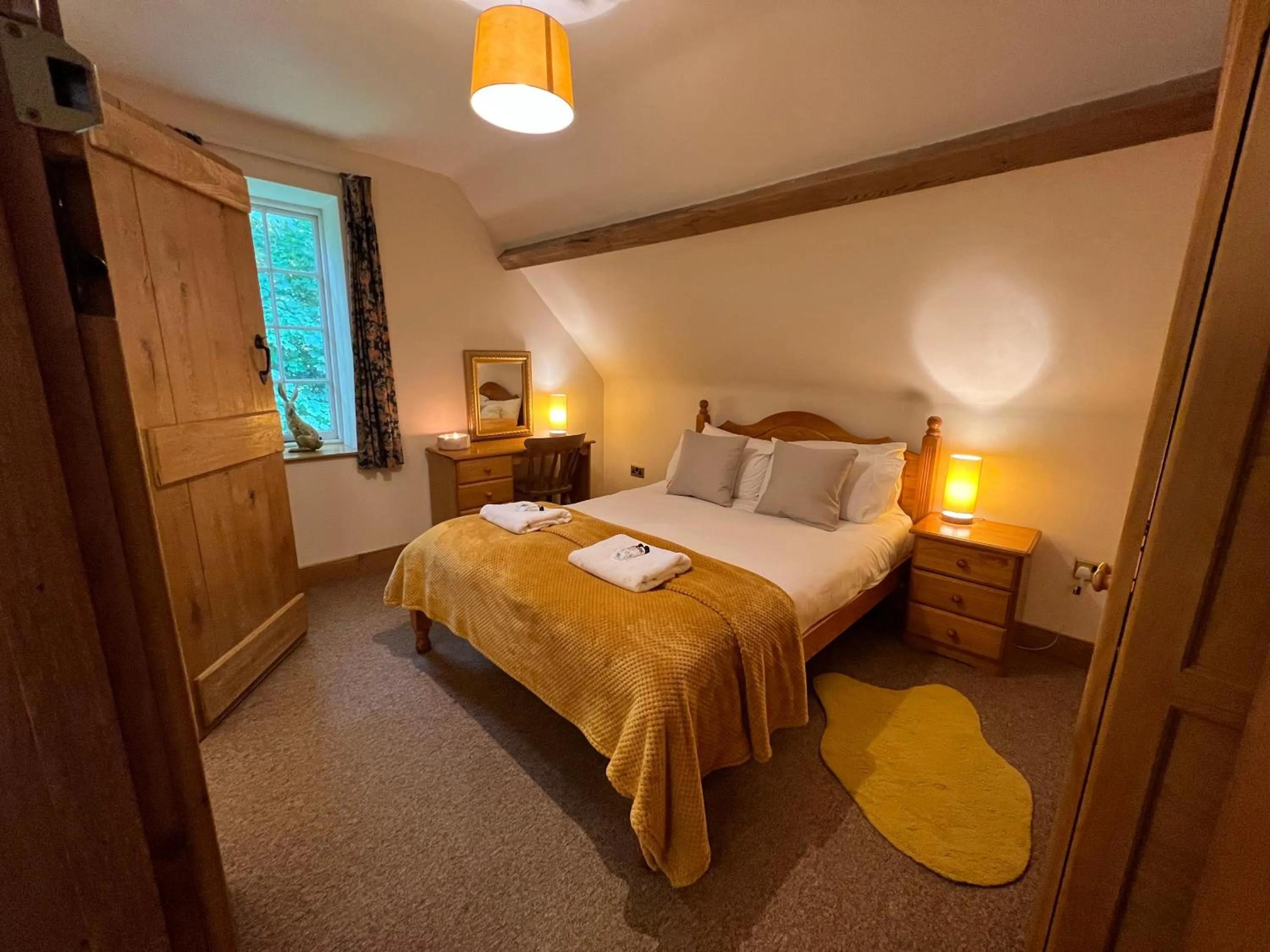 Bed in Orchardleigh Estate