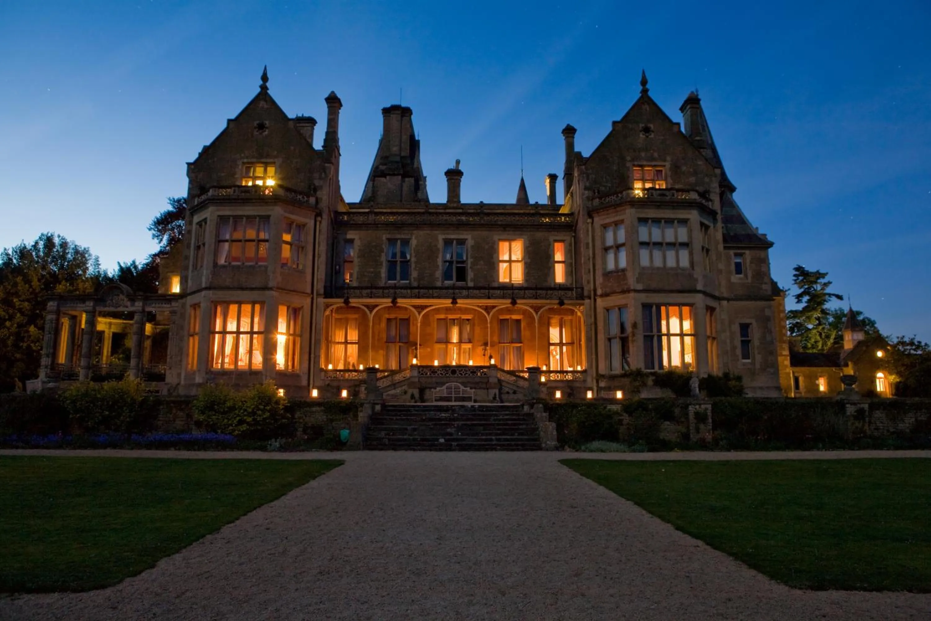 Facade/entrance in Orchardleigh Estate