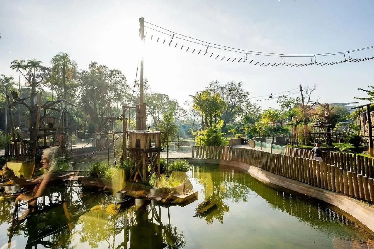 Off site in Must Leblon - pacote: 4 Hóspedes, Praia + 1 Ticket