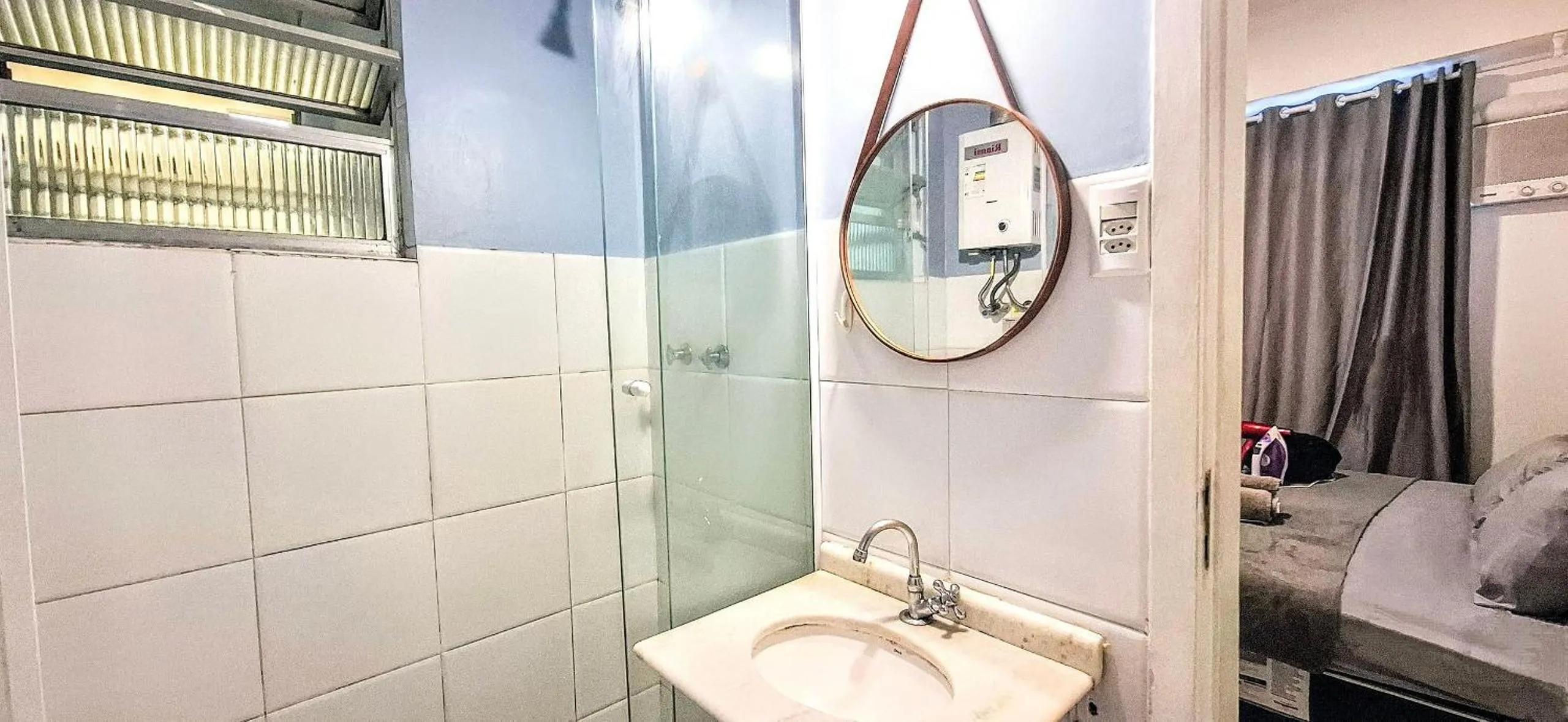 Toilet in Must Leblon - pacote: 4 Hóspedes, Praia + 1 Ticket