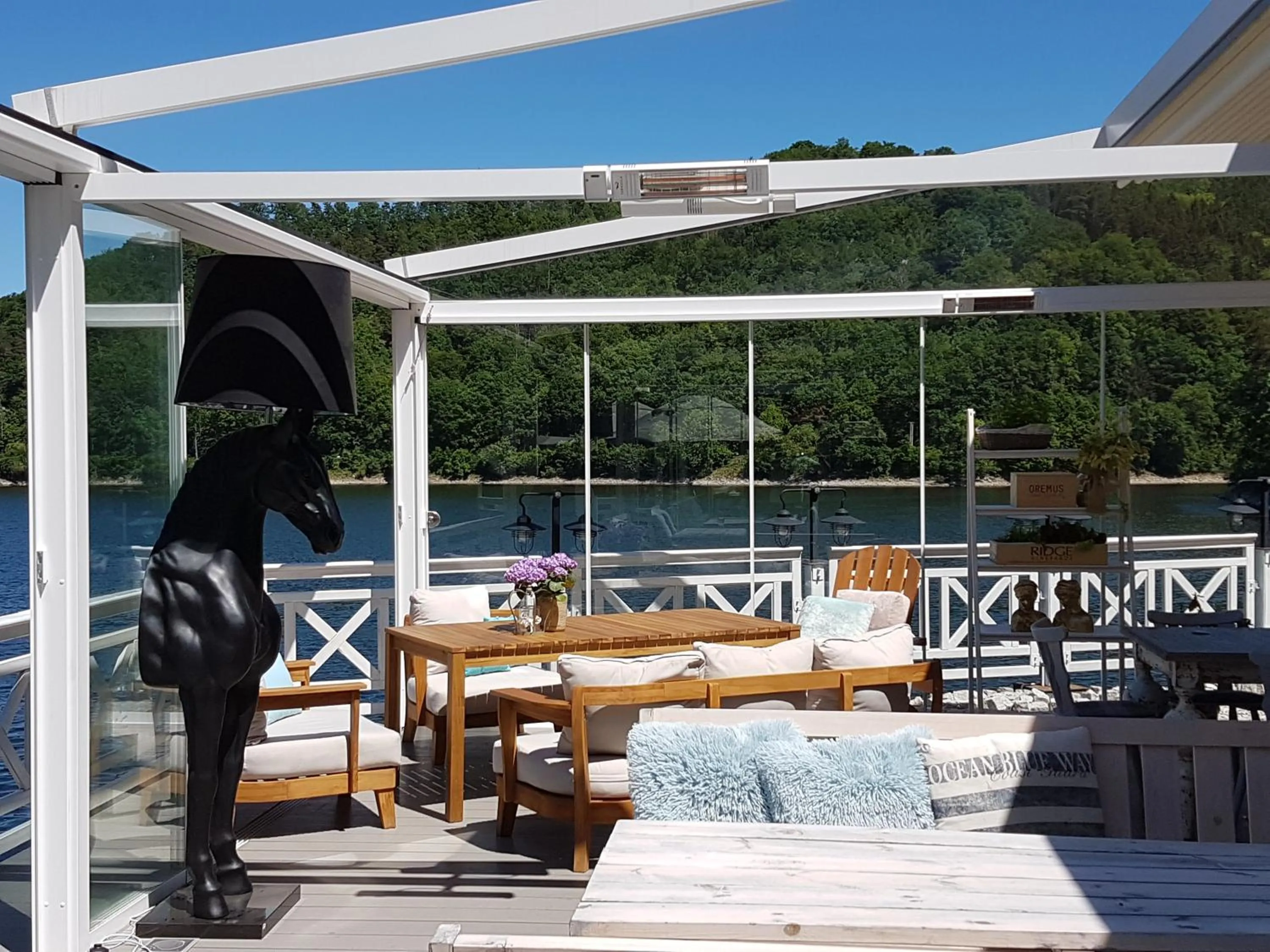 Restaurant/places to eat in Fregata