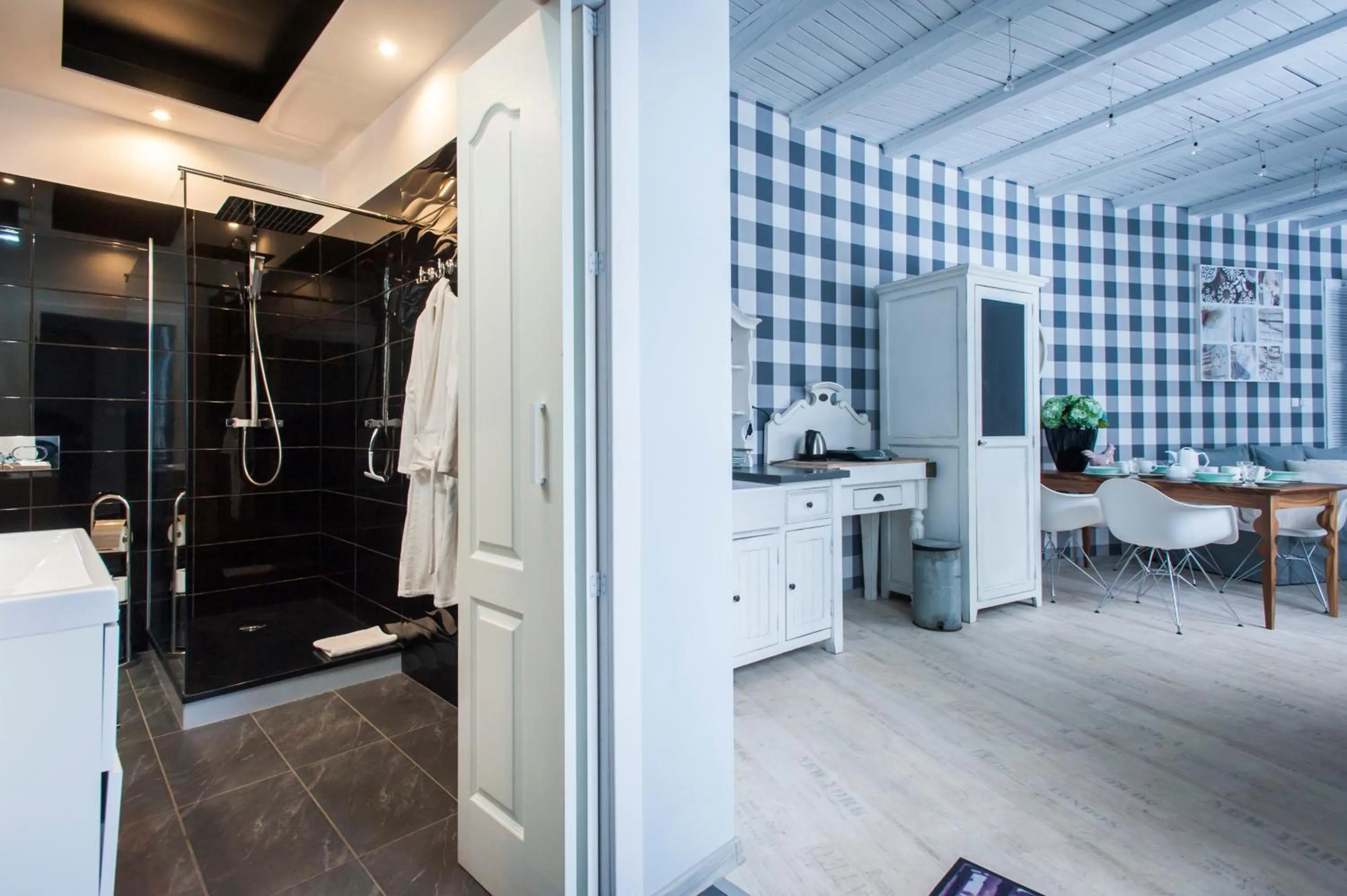 Apartment with Lake View - single occupancy in Fregata