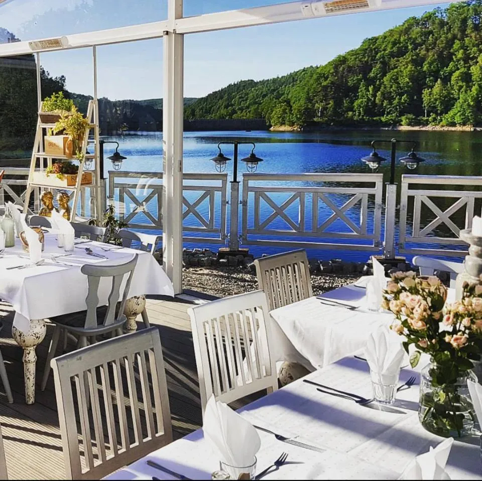 Restaurant/places to eat in Fregata