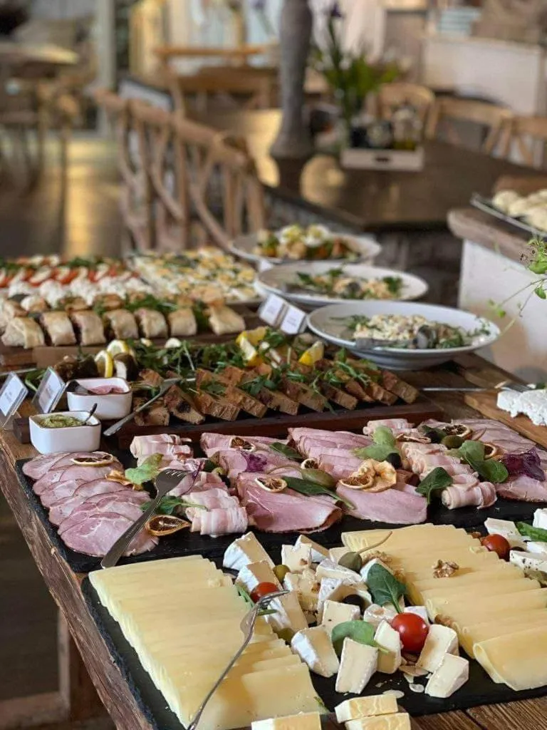 Breakfast in Fregata