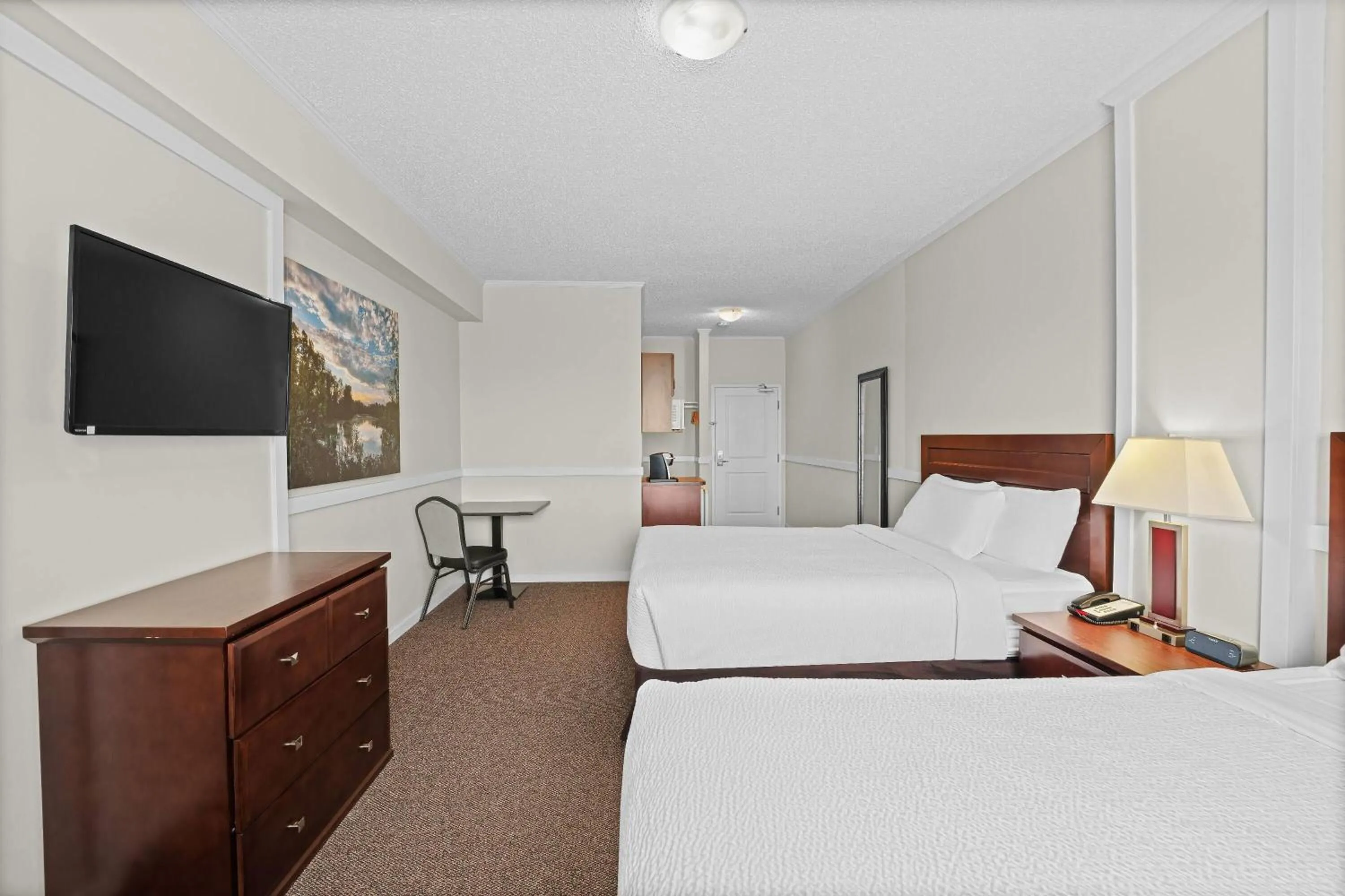 Bed in Days Inn by Wyndham Lamont