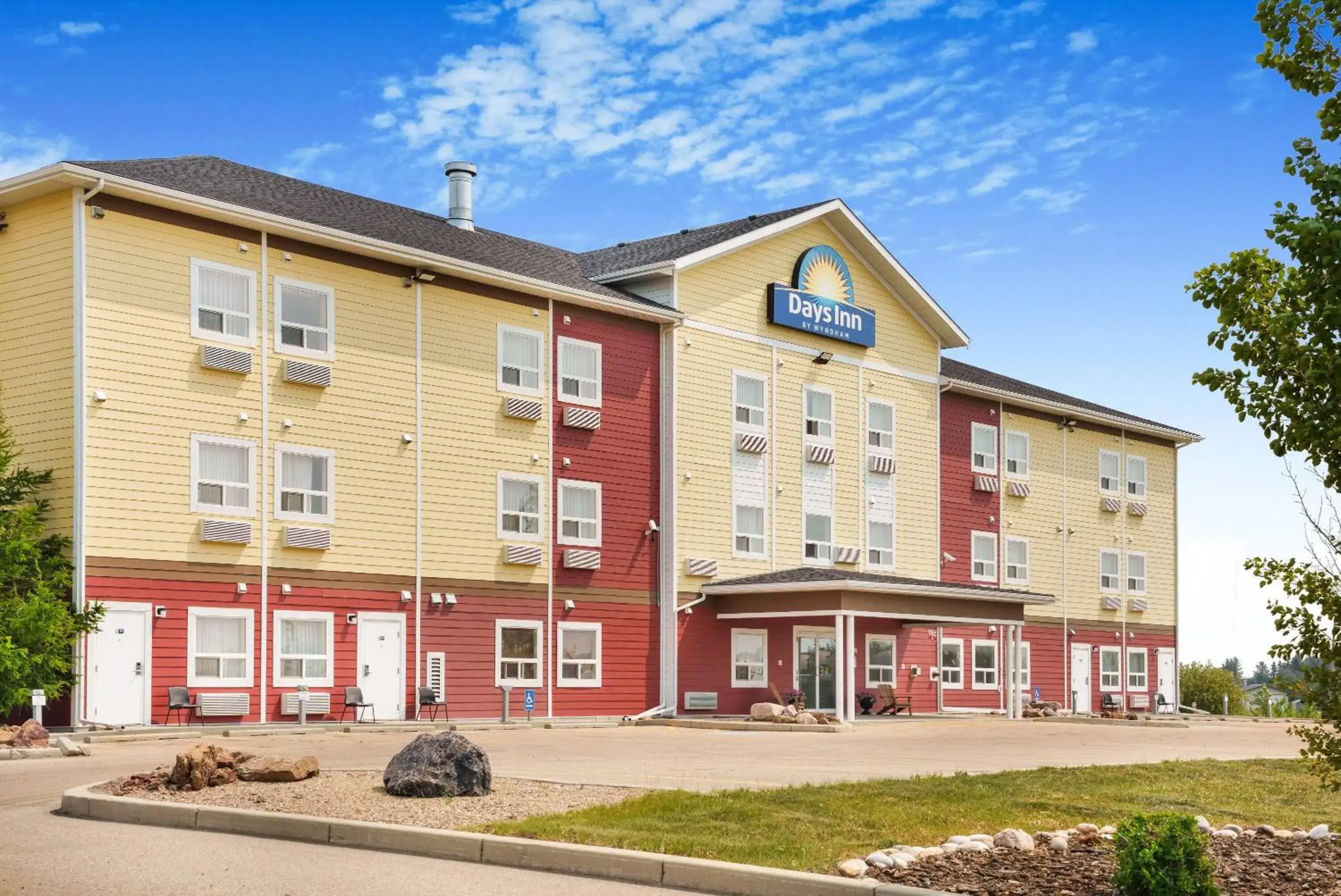 Property building in Days Inn by Wyndham Lamont Property building in Days Inn by Wyndham Lamont