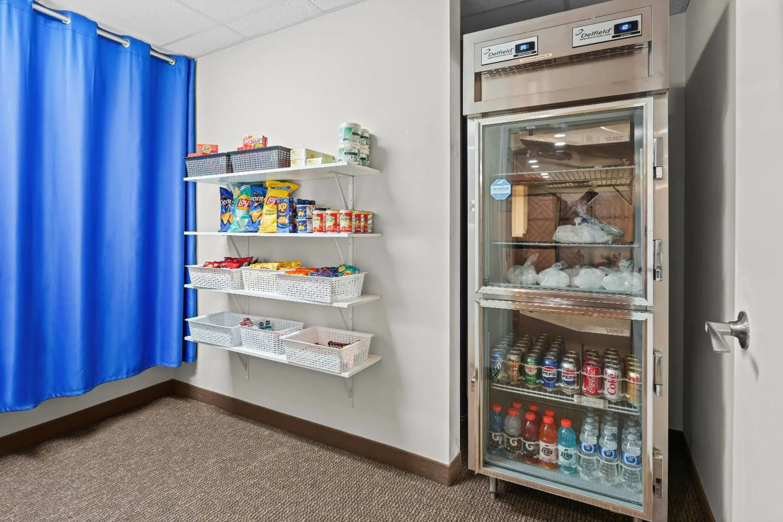 Food and drinks in Days Inn by Wyndham Lamont Food and drinks in Days Inn by Wyndham Lamont