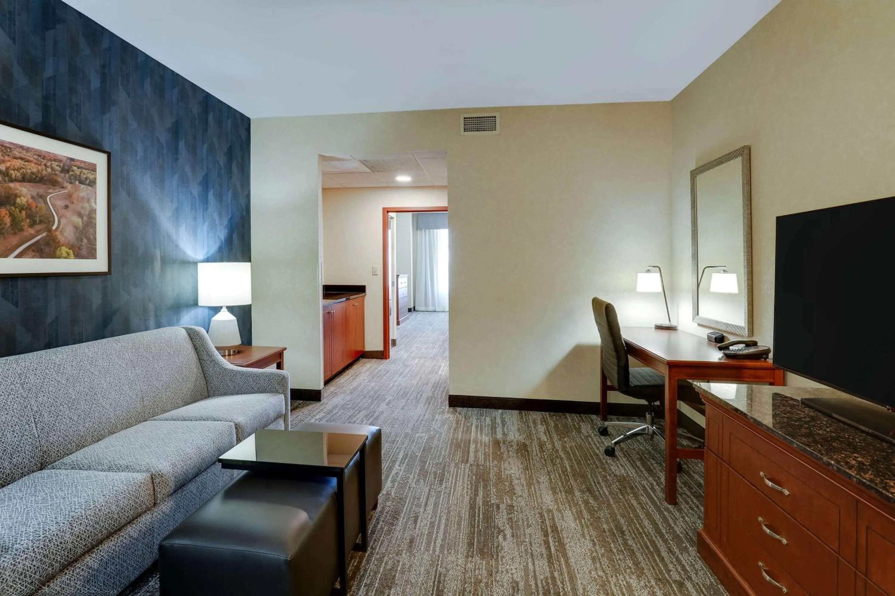 Bedroom in Drury Plaza Hotel Mt Vernon