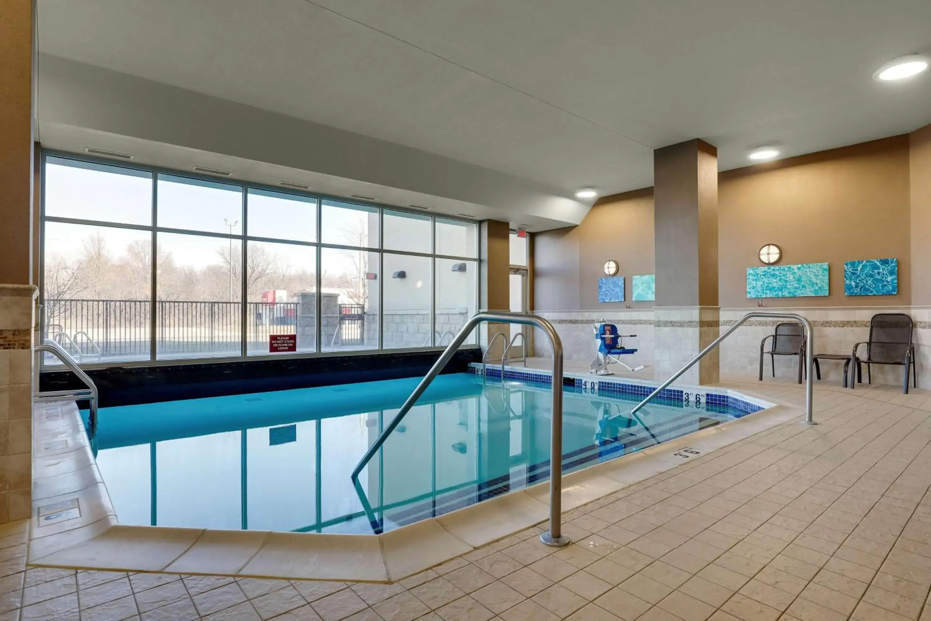 Pool view in Drury Plaza Hotel Mt Vernon Pool view in Drury Plaza Hotel Mt Vernon