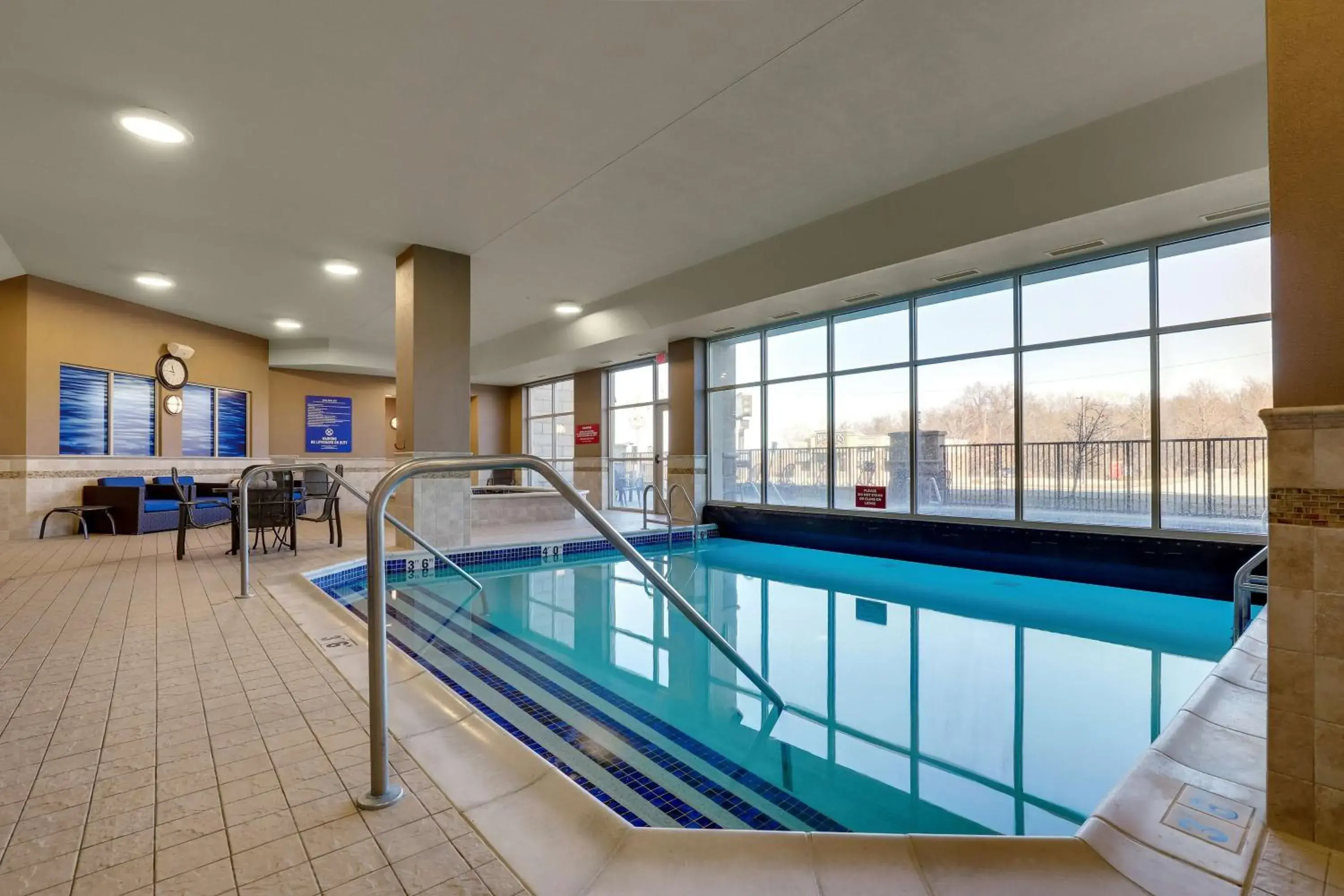 Pool view in Drury Plaza Hotel Mt Vernon Pool view in Drury Plaza Hotel Mt Vernon