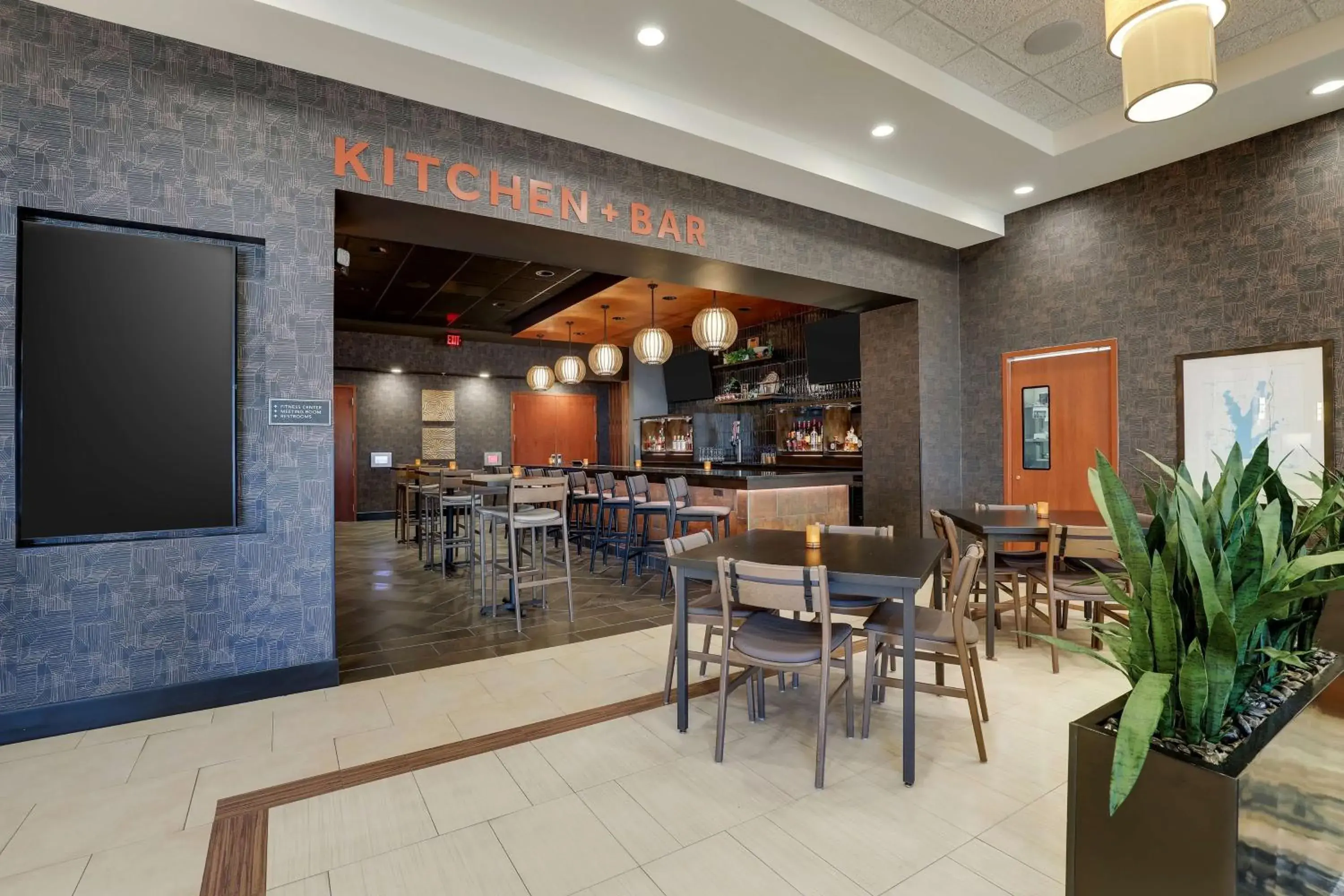 Lounge or bar in Drury Plaza Hotel Mt Vernon Lounge or bar in Drury Plaza Hotel Mt Vernon