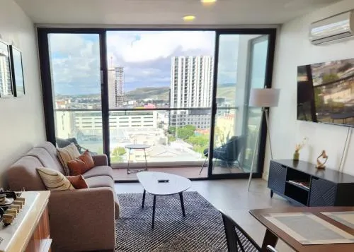 Downtown Apartment with Balcony City View, Gym & Lounge