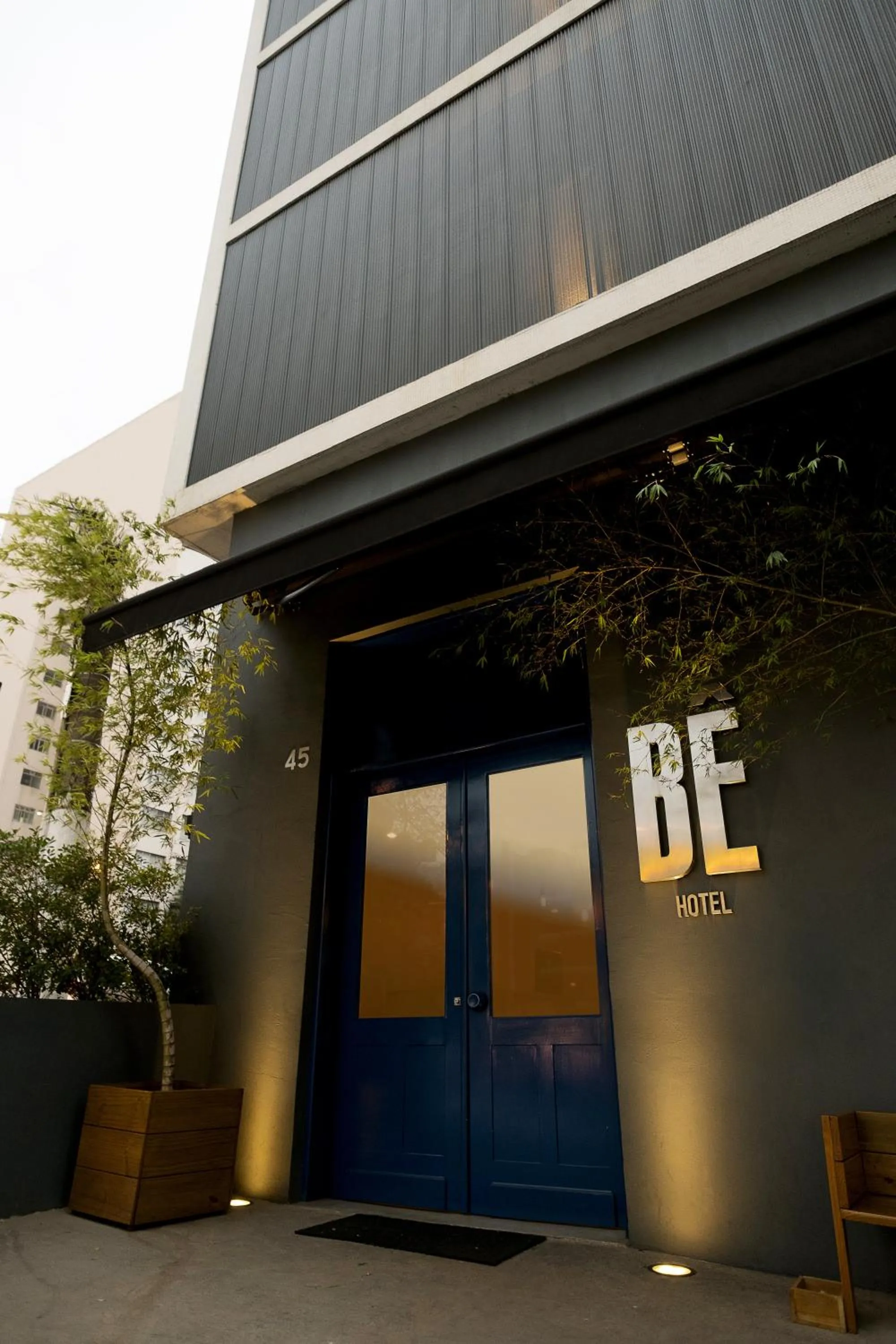 Facade/entrance in Bê Hotel