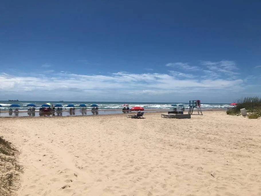2 Bed 2 Bath 1st Fl Condo By Beach w Washer Dryer