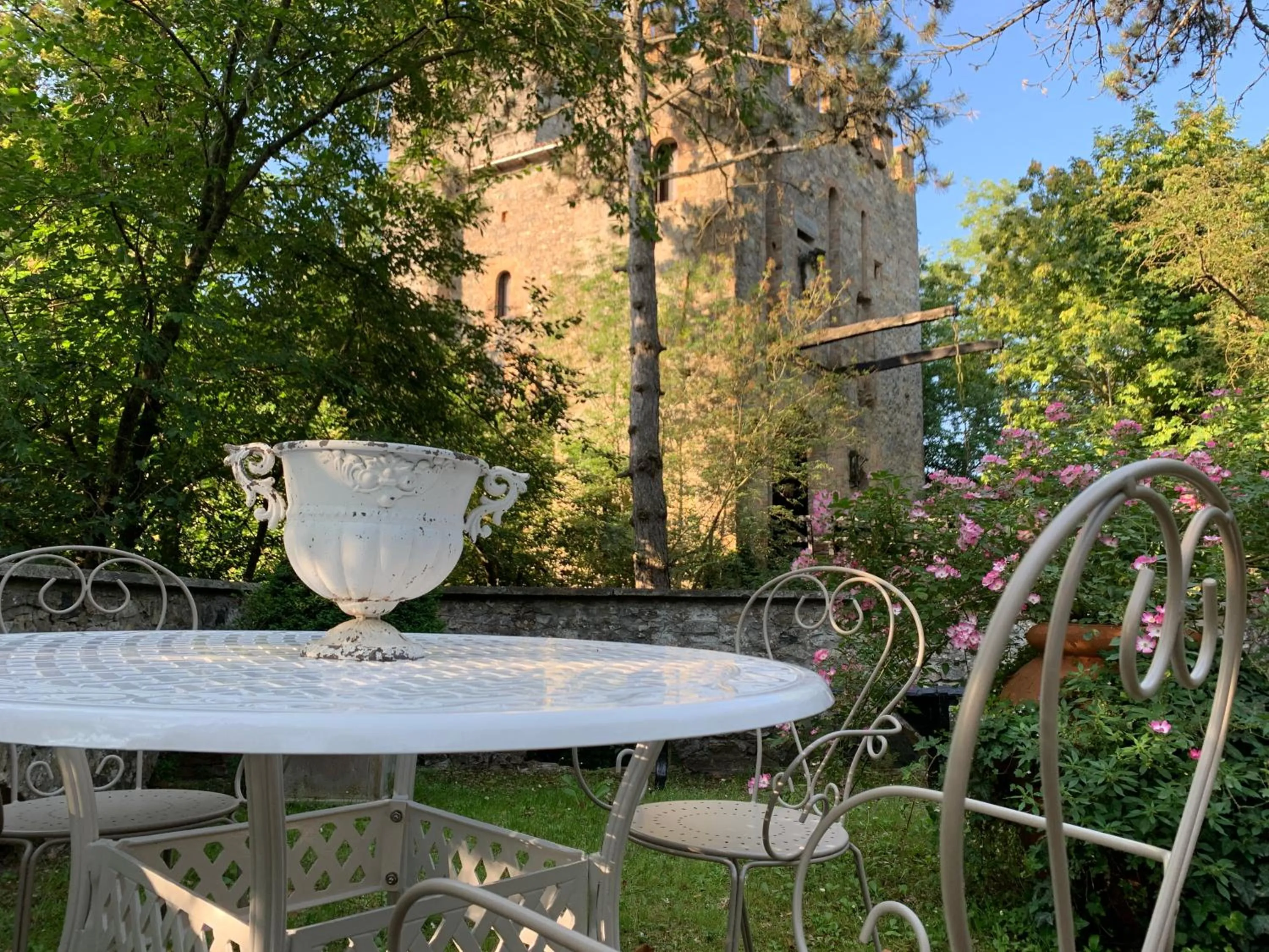 Spring in Torre del Barbagianni - Castello di Gropparello