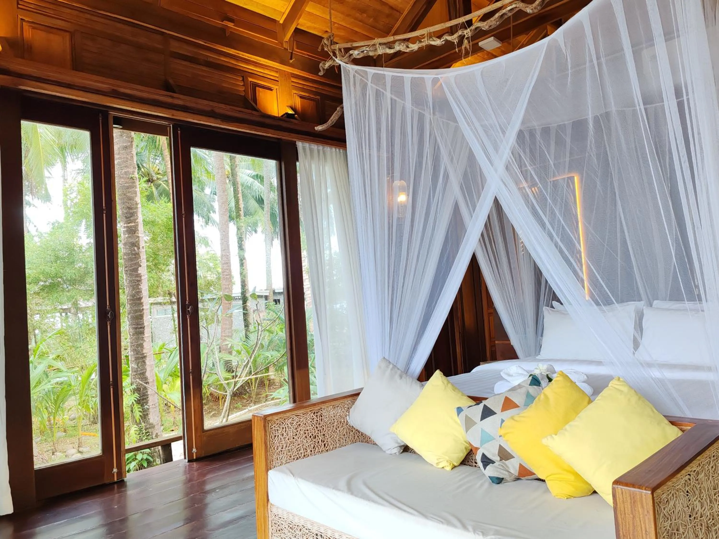 Bedroom, Bed in Full Moon Private Island