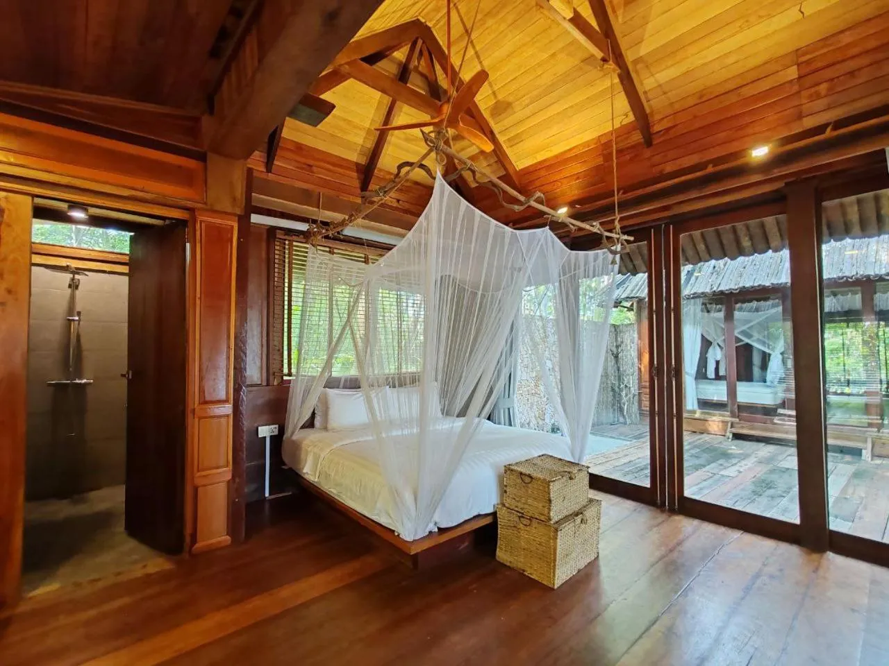 Bedroom, Bed in Full Moon Private Island