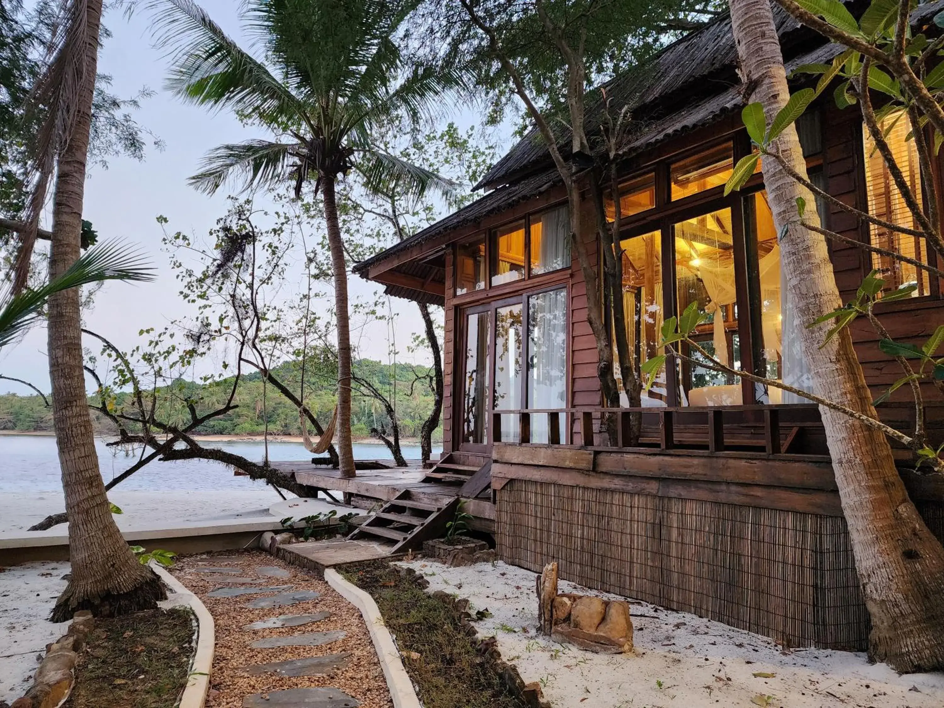 Queen Villa in Full Moon Island Resort Queen Villa in Full Moon Island Resort