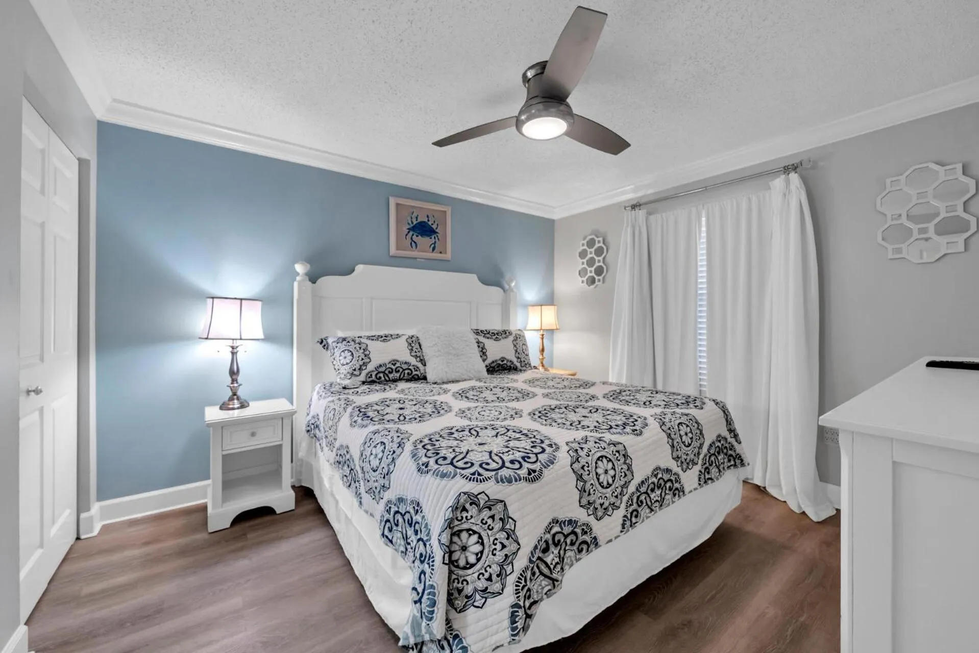 Bedroom, Bed in Pelican Beach Resort by Colasan