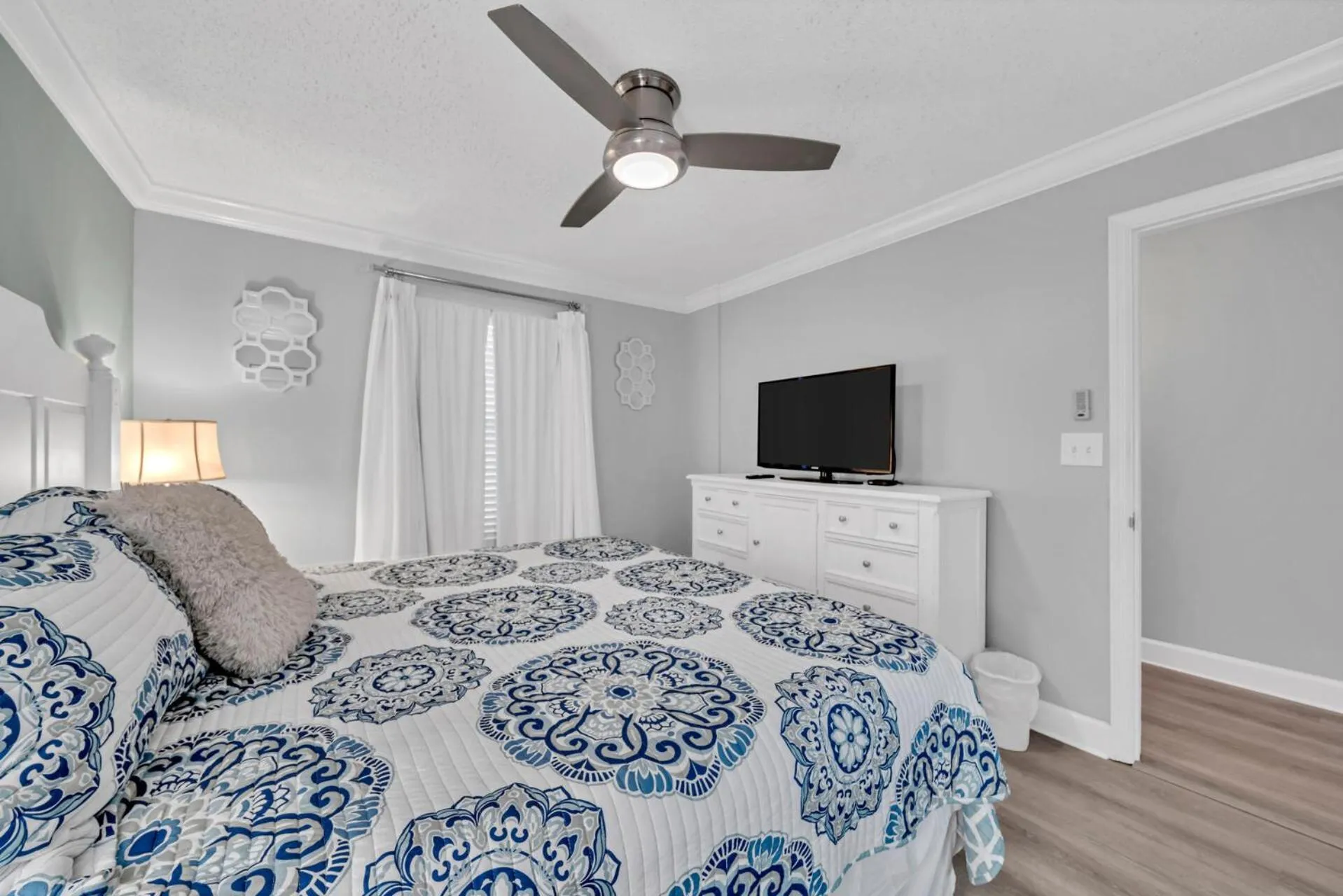 Bedroom, Bed in Pelican Beach Resort by Colasan