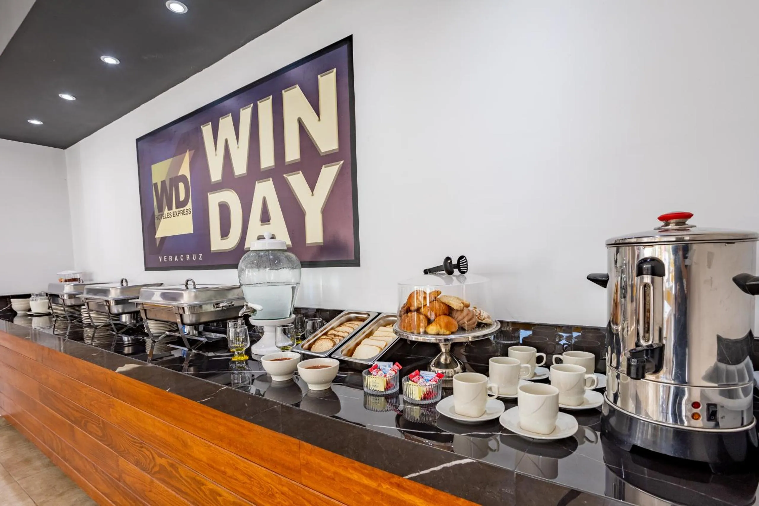 Food and drinks in WIN DAY Veracruz - Hotel Express
