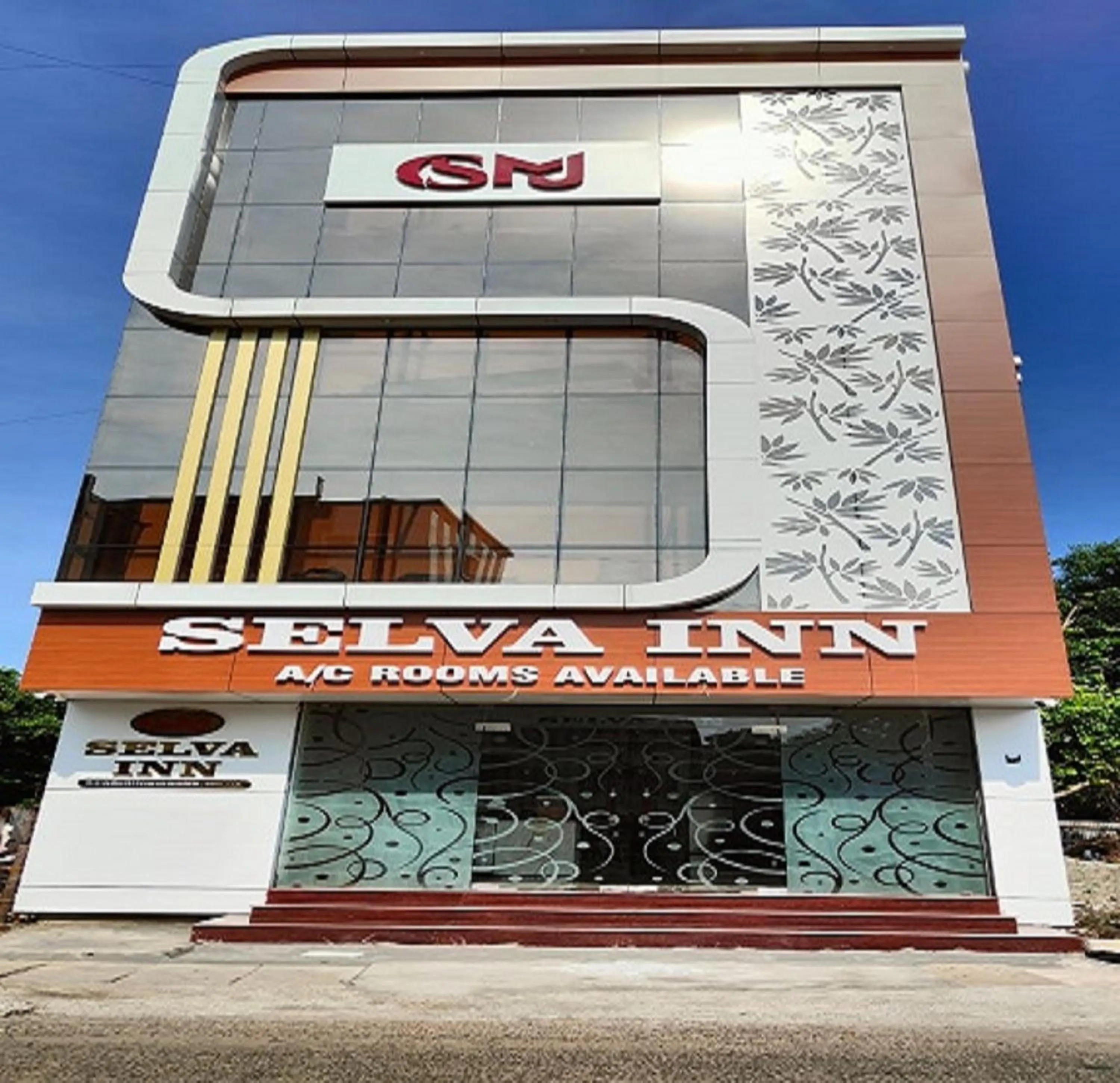 Property building in Selva Inn