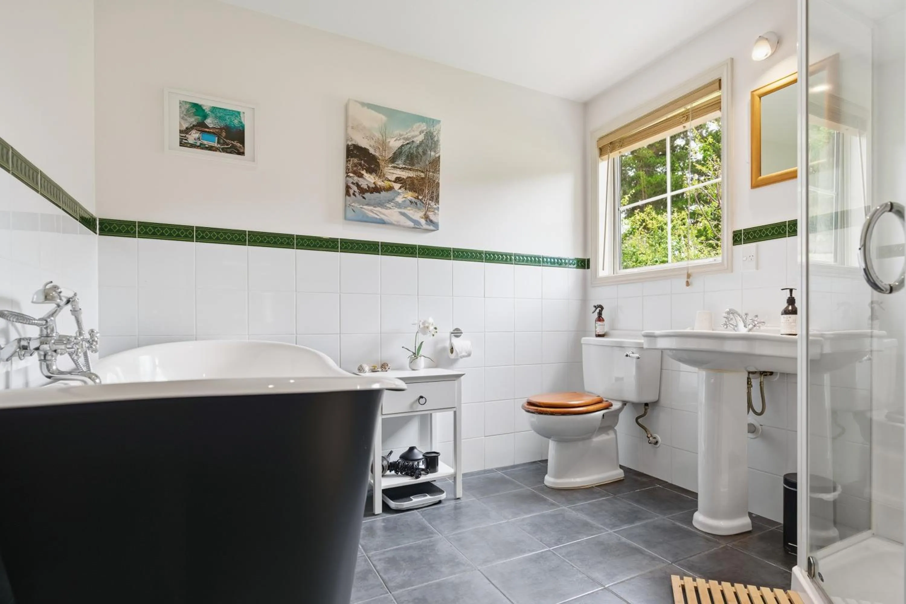 Bathroom in Arrow Junction Cottage