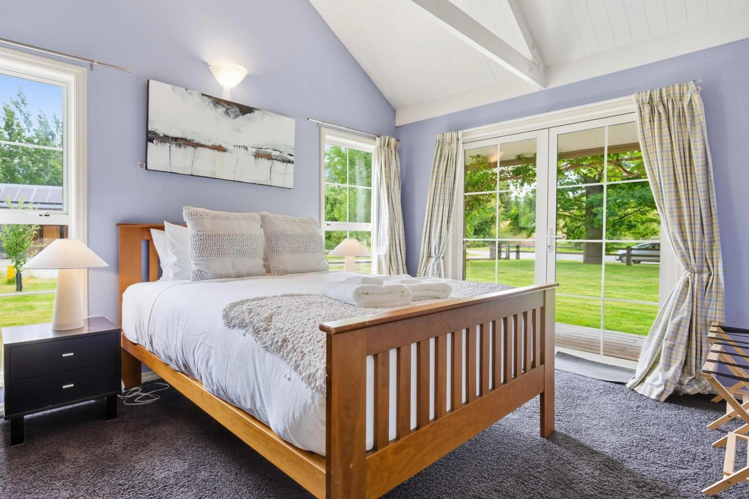 Bedroom, Bed in Arrow Junction Cottage