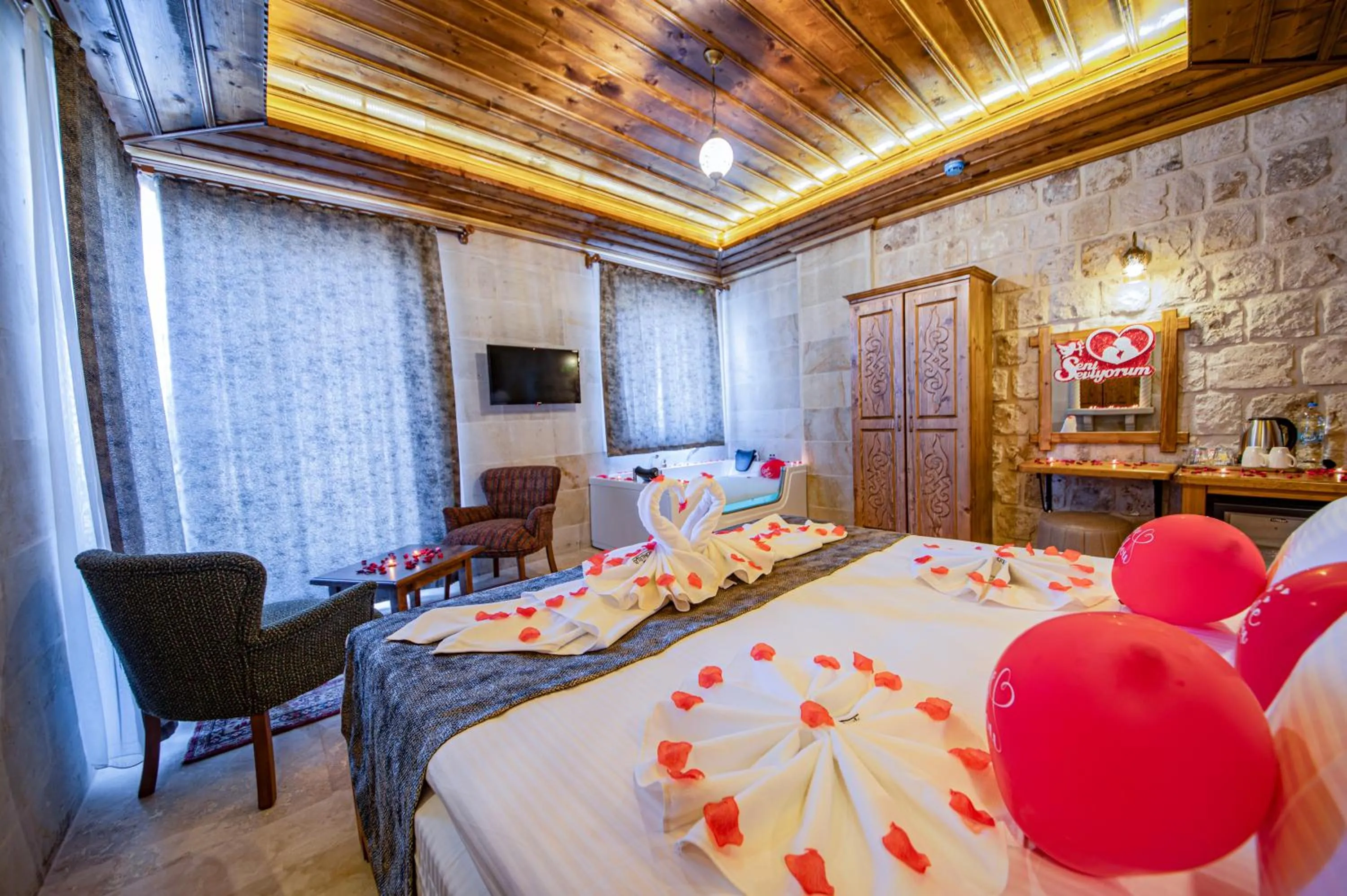 Photo of the whole room, Bed in Remus Romulus Cappadocia