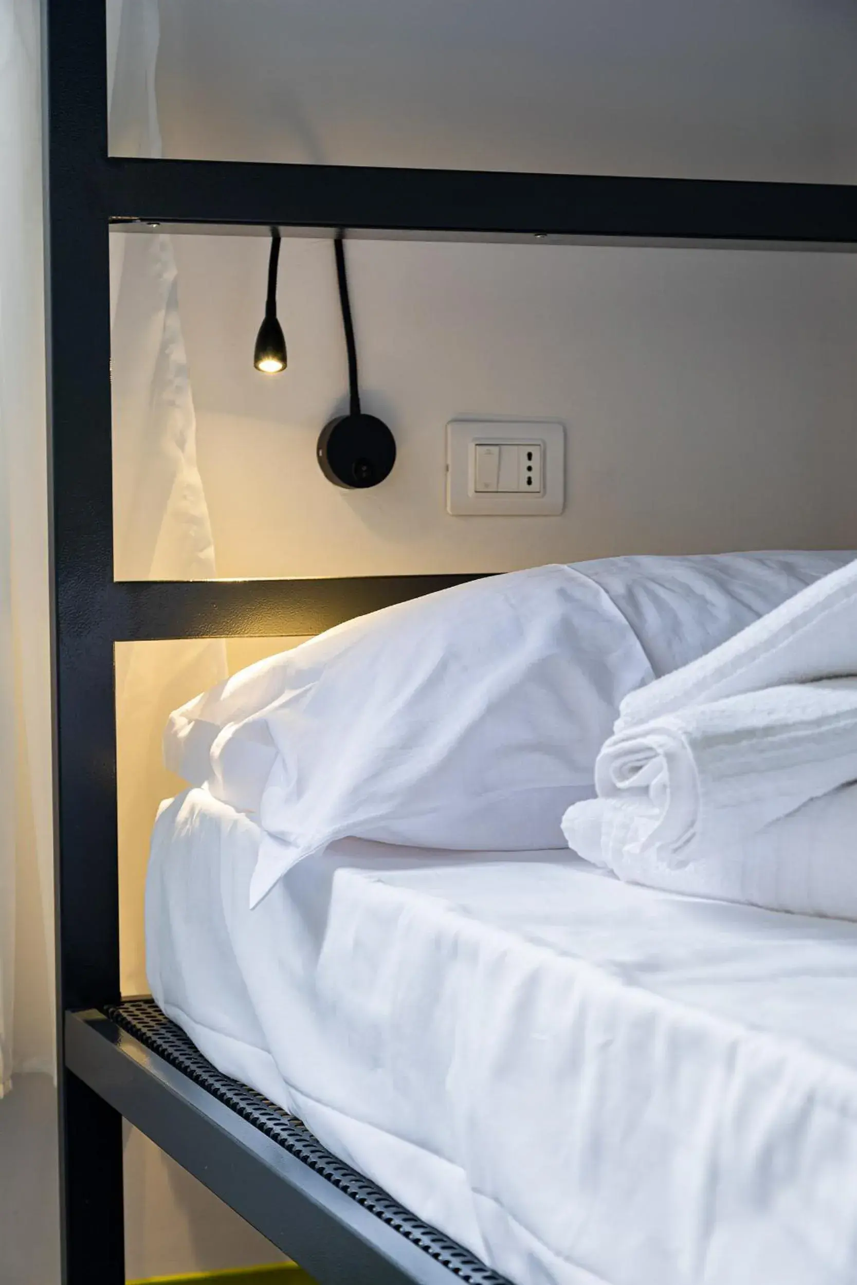 Twin Room - single occupancy - Disability Access in Bohoostel Twin Room - single occupancy - Disability Access in Bohoostel