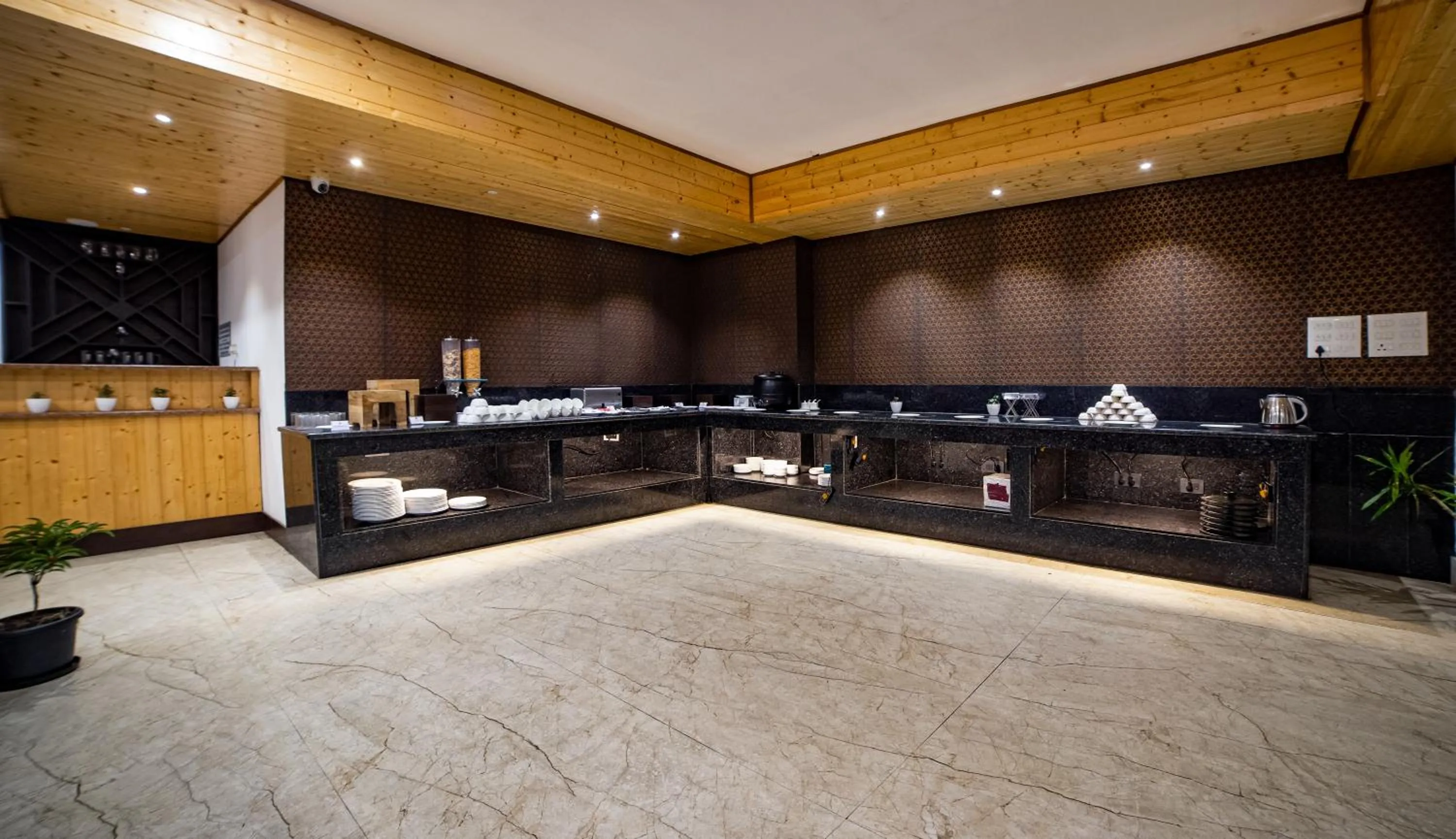 Restaurant/places to eat in Sumitel Pelling