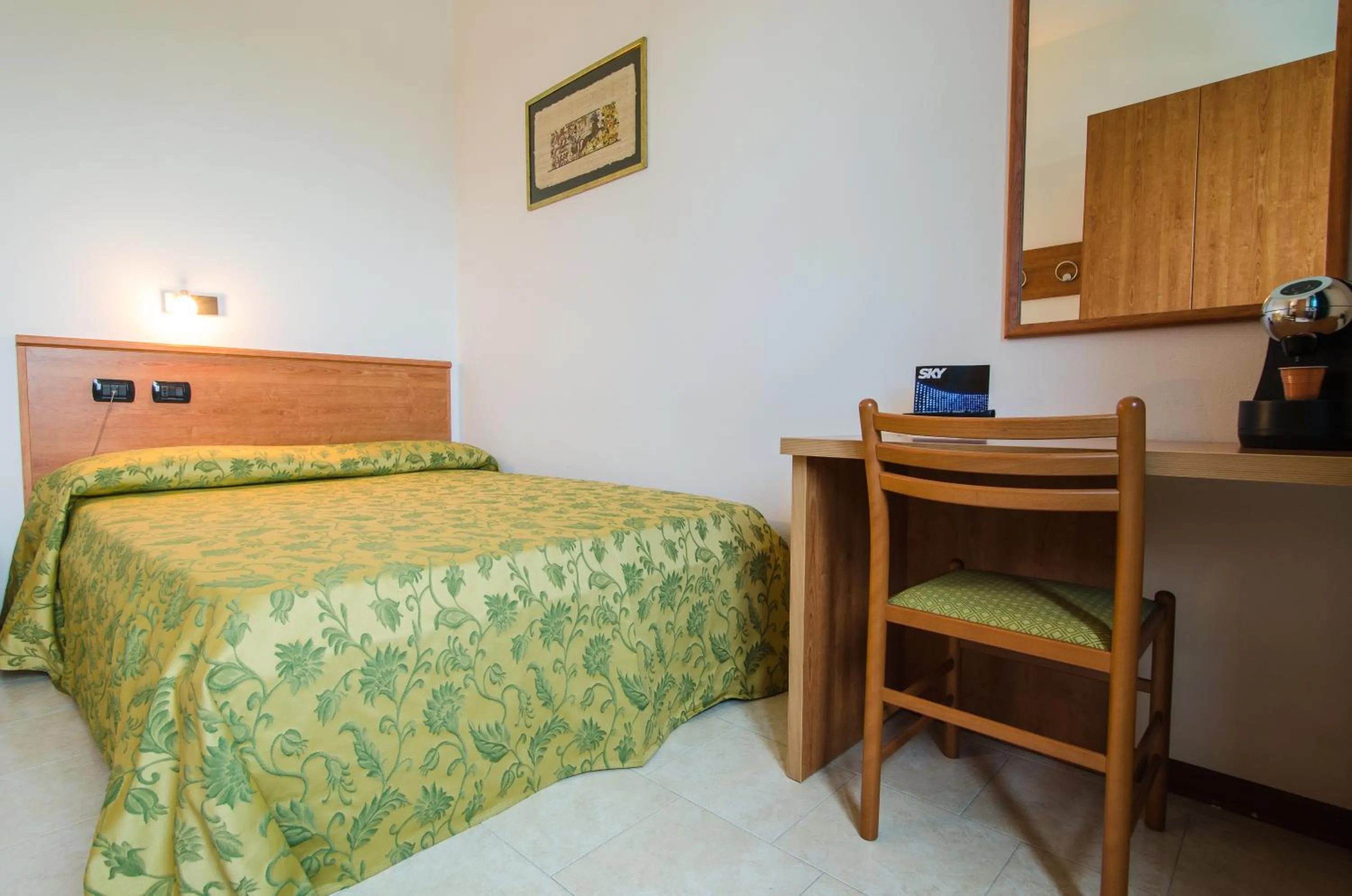 Bedroom, Bed in Hotel Luna Blu