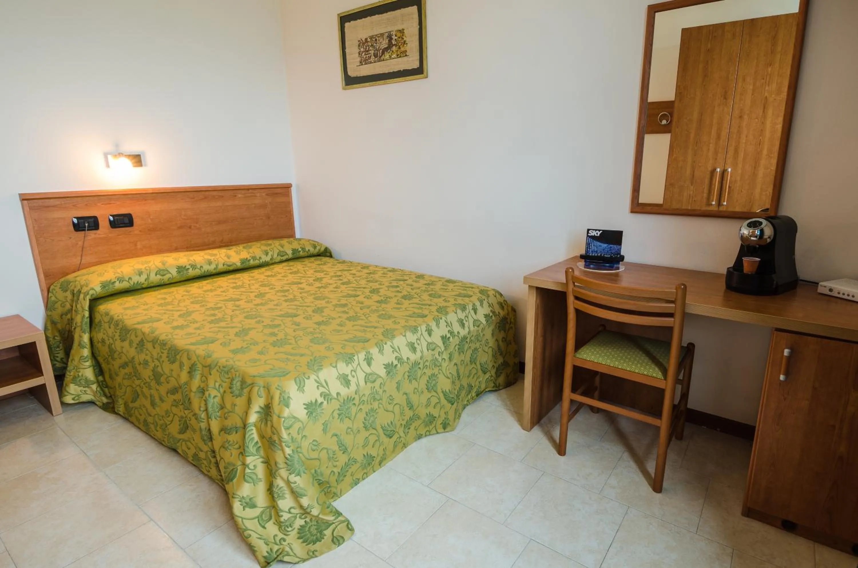 Bedroom, Bed in Hotel Luna Blu